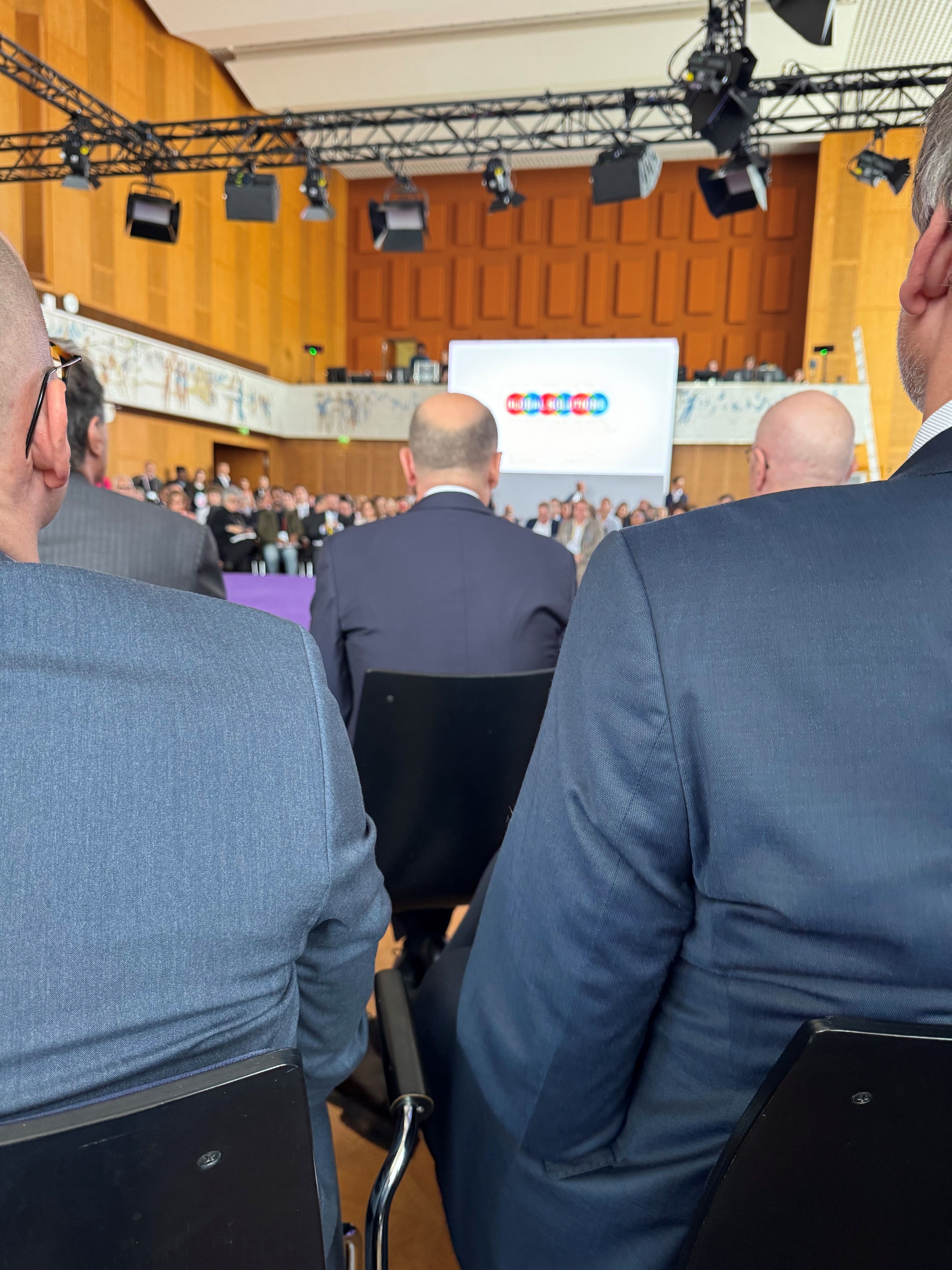 Olaf Scholz, leicht verbeult – die Stilkritik zum Global Solutions Summit in Berlin
