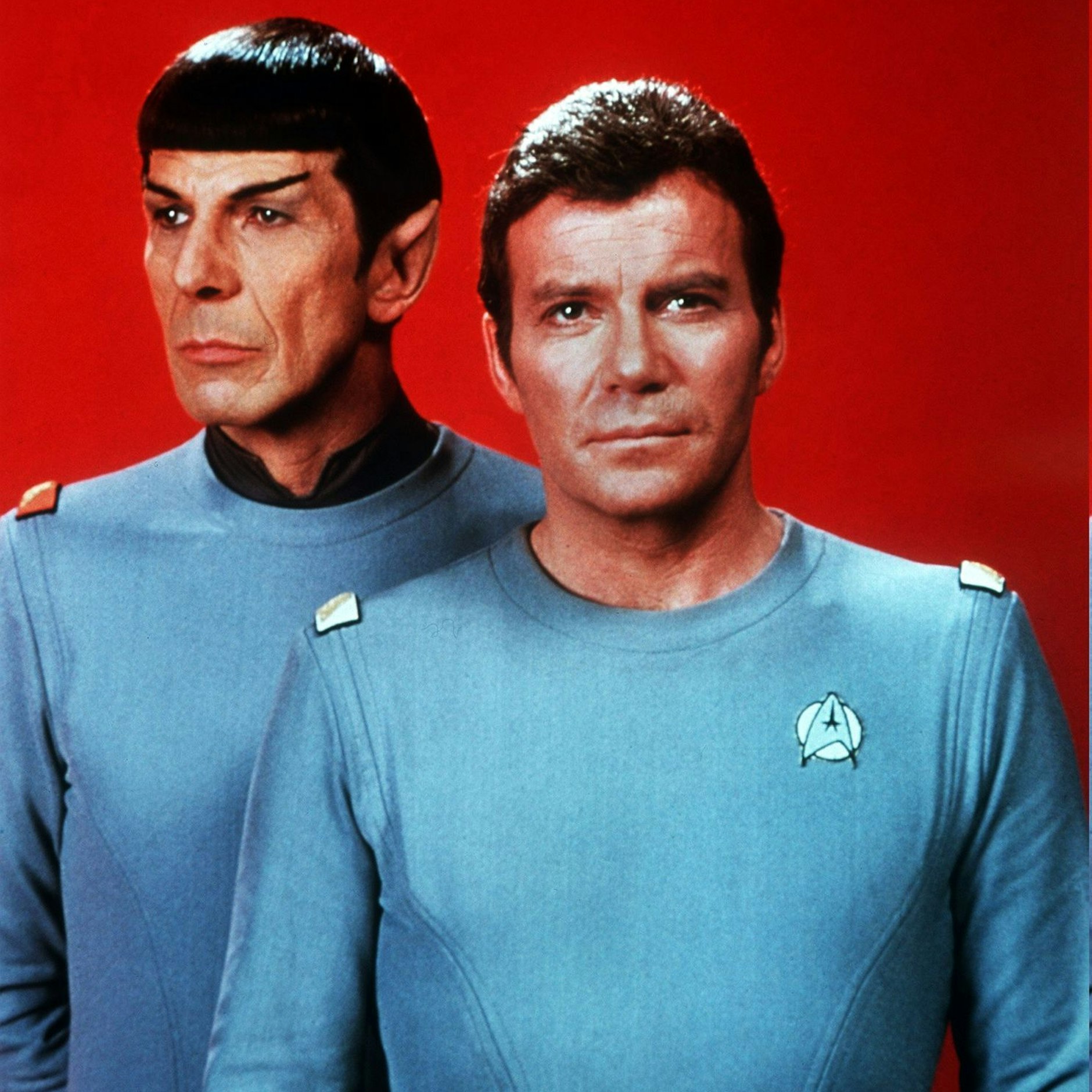 William Shatner (r.) als Captain James T. Kirk, Commander des Raumschiffes Enterprise, und Leonard Nimoy als Crewmitglied Spock vom Planeten Vulkan (Foto aus dem Jahr 1979).