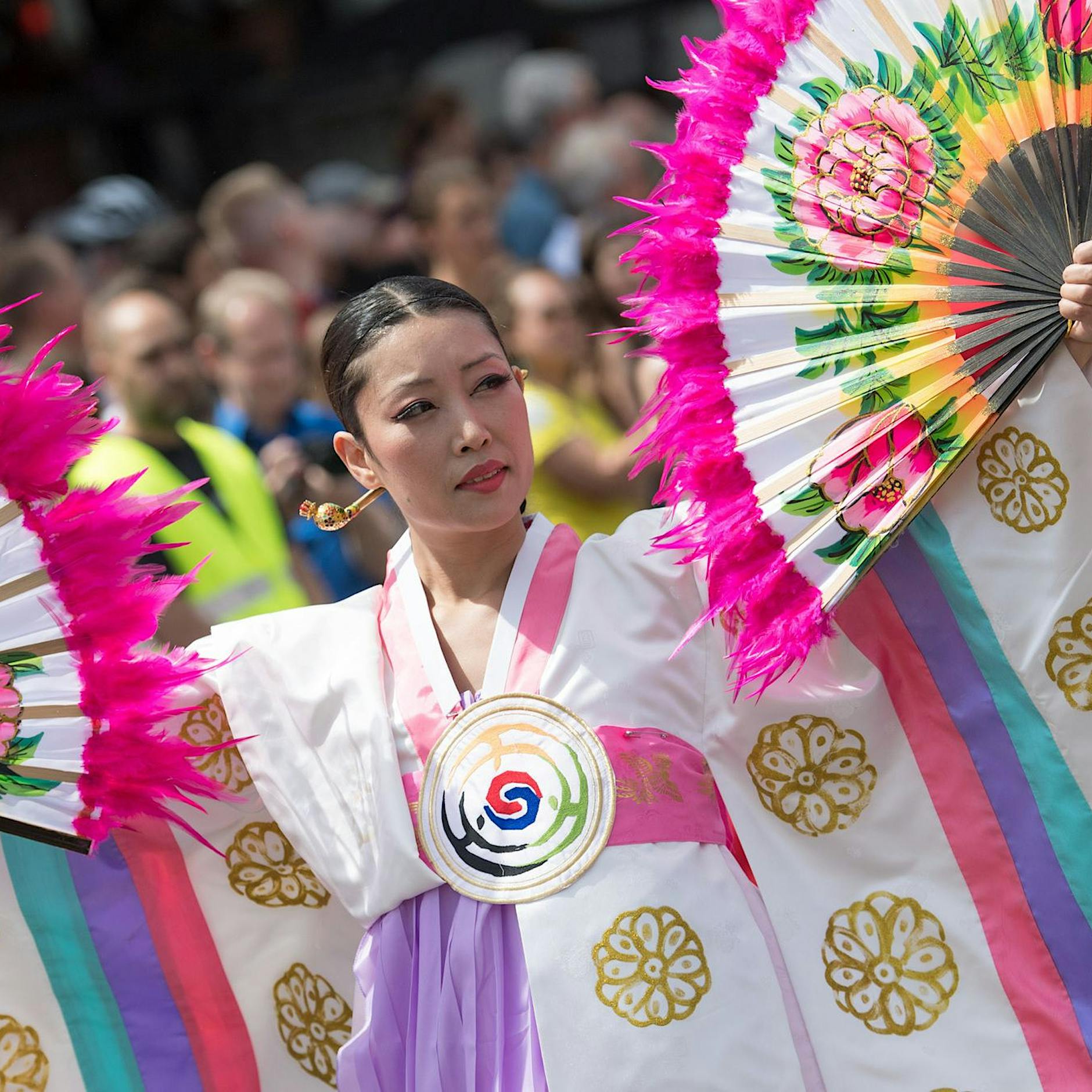Karneval der Kulturen in Berlin: Buntes Fest in Zeiten der Kriege und Großkonflikte