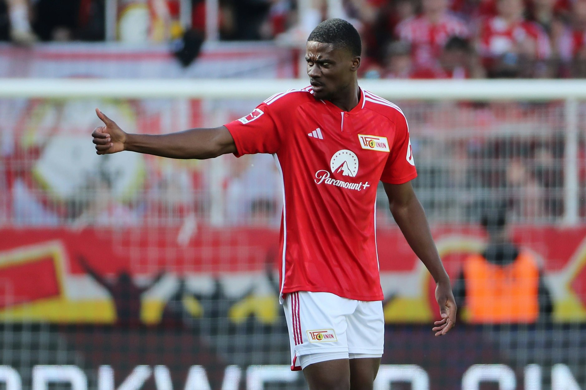 Daumen noch: Stürmer Chris Bedia (28) ist wild entschlossen, jetzt beim 1. FC Union durchzustarten.