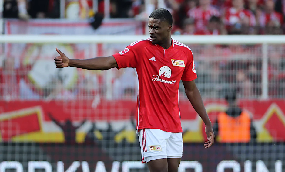 Daumen noch: Stürmer Chris Bedia (28) ist wild entschlossen, jetzt beim 1. FC Union durchzustarten.