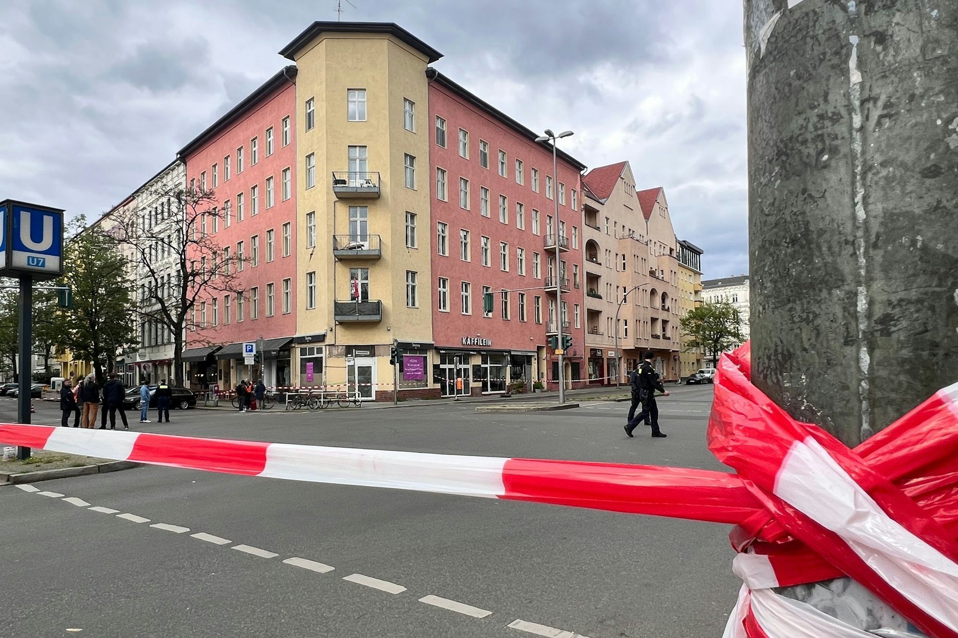 An der Fassade des Wohnhauses an der Goltzstraße in Schöneberg wurden Risse entdeckt.&nbsp;