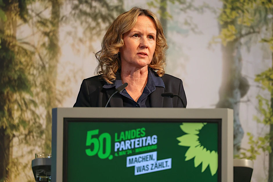 Die Bundesumweltministerin Steffi Lemke spricht auf dem 50. Landesparteitag der Bündnis 90/Die Grünen Sachsen-Anhalt in Magdeburg.  