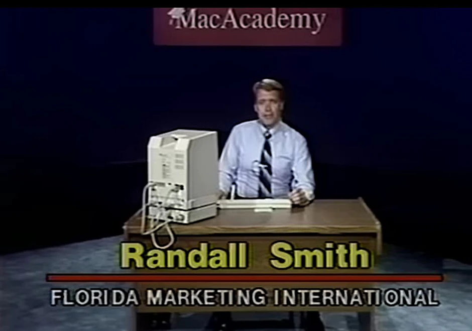 In dem Video erklärt Randall Smith&nbsp;die Grundregeln von Microsoft Word, wie man die einzelnen Features benutzt und wie man Word-Dokumente formatiert und speichert.