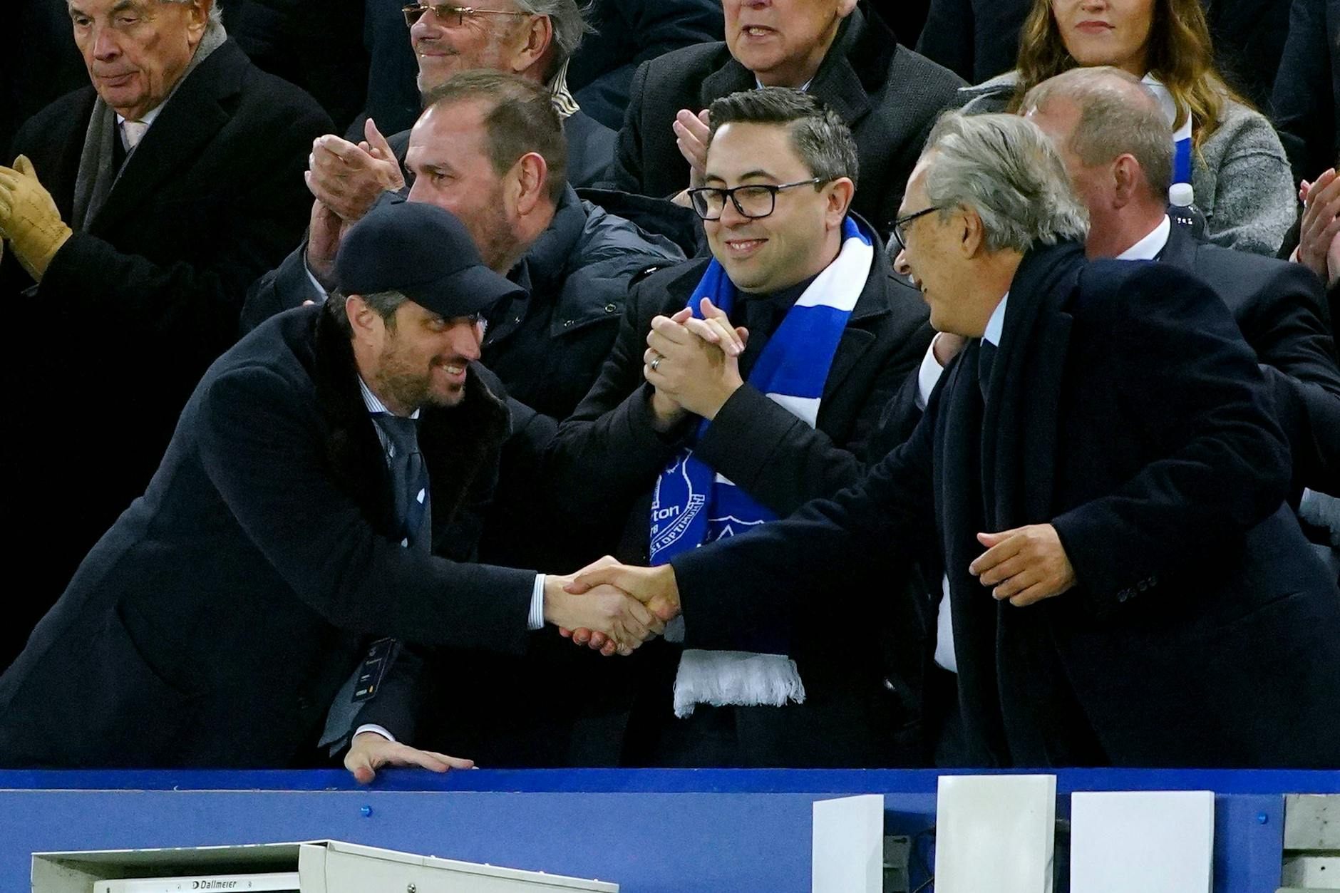 777-Boss Josh Wander (l.) will von Multimilliardär Farhad Moshiri den FC Everton kaufen. Doch der Deal scheint zu platzen.