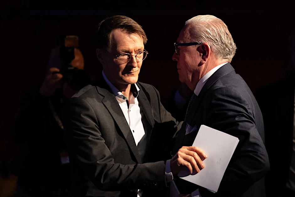 Karl Lauterbach, Bundesminister für Gesundheit, am 7. April 2024&nbsp; in Mainz, mit Klaus Reinhardt, dem Präsidenten der Bundesärztekammer.