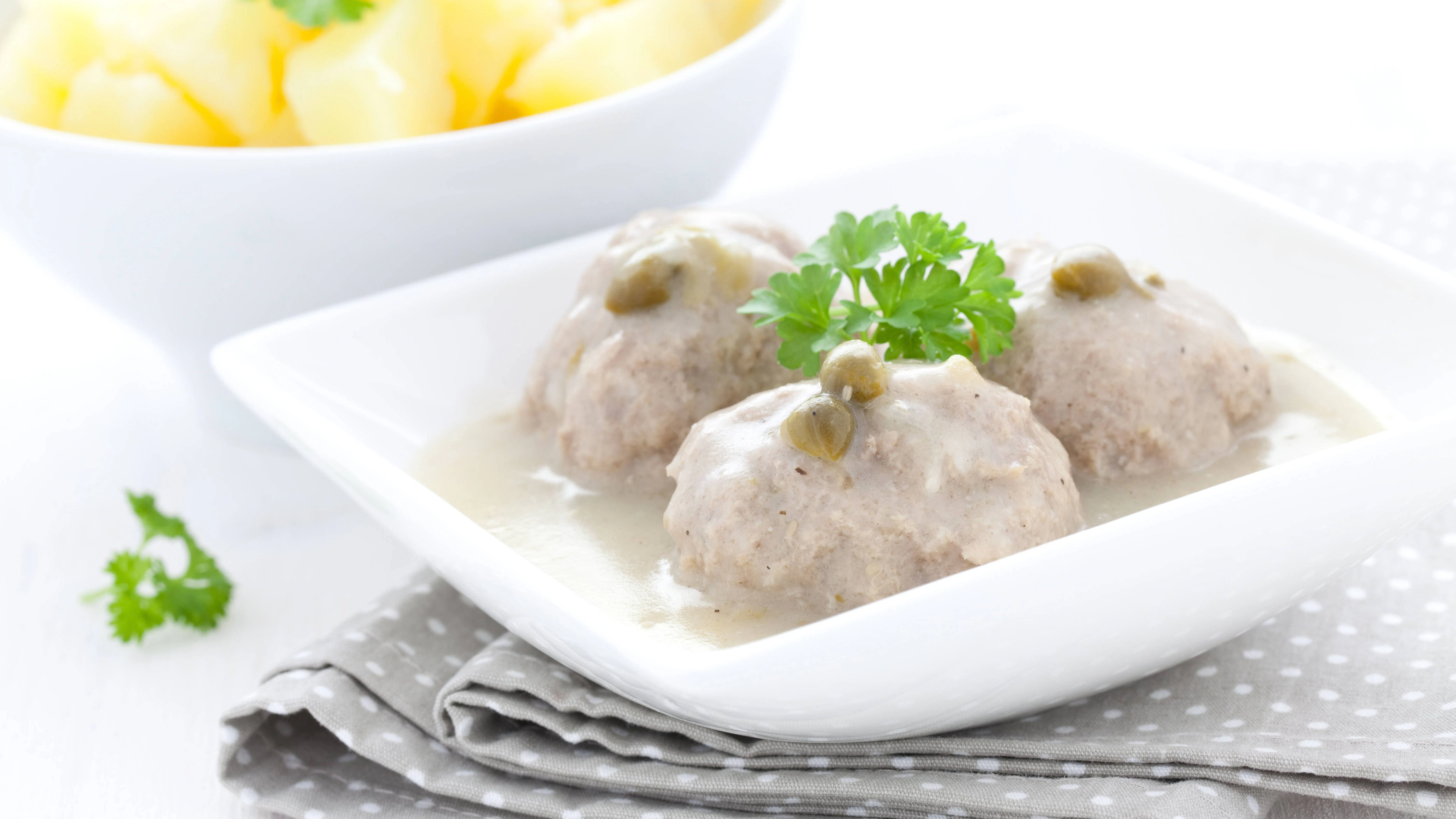Das DDR-Rezept für Kochklopse ist super simpel und extrem lecker.