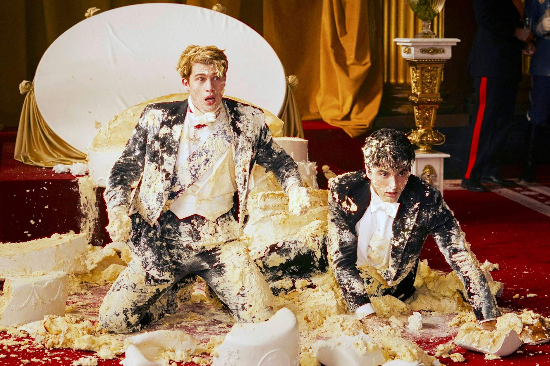 Nicholas Galitzine und Taylor Zakhar Perez in „Royal Blue“.