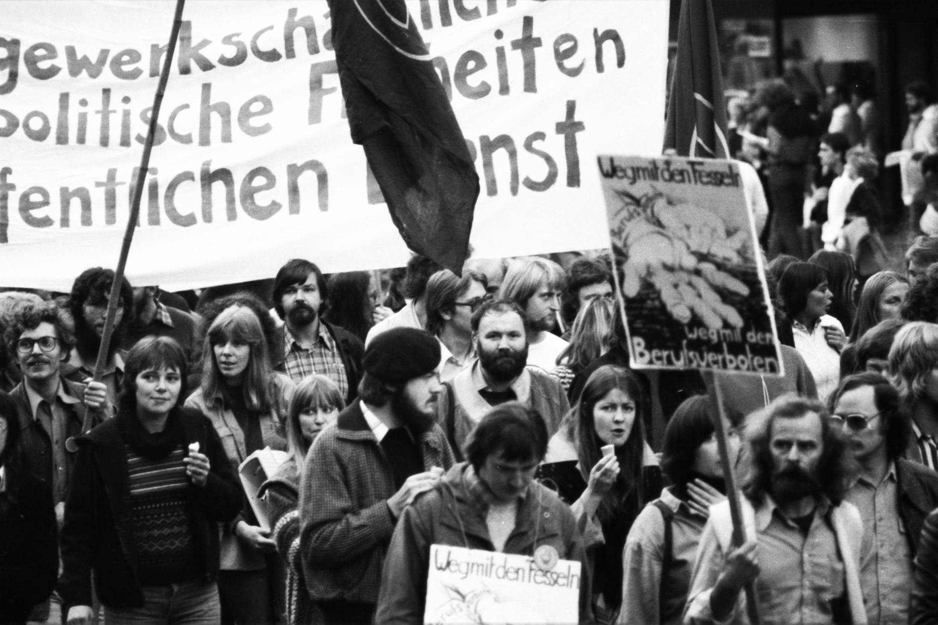 3000 vom Radikalenerlass Betroffene demonstrieren 1978 in Hannover.