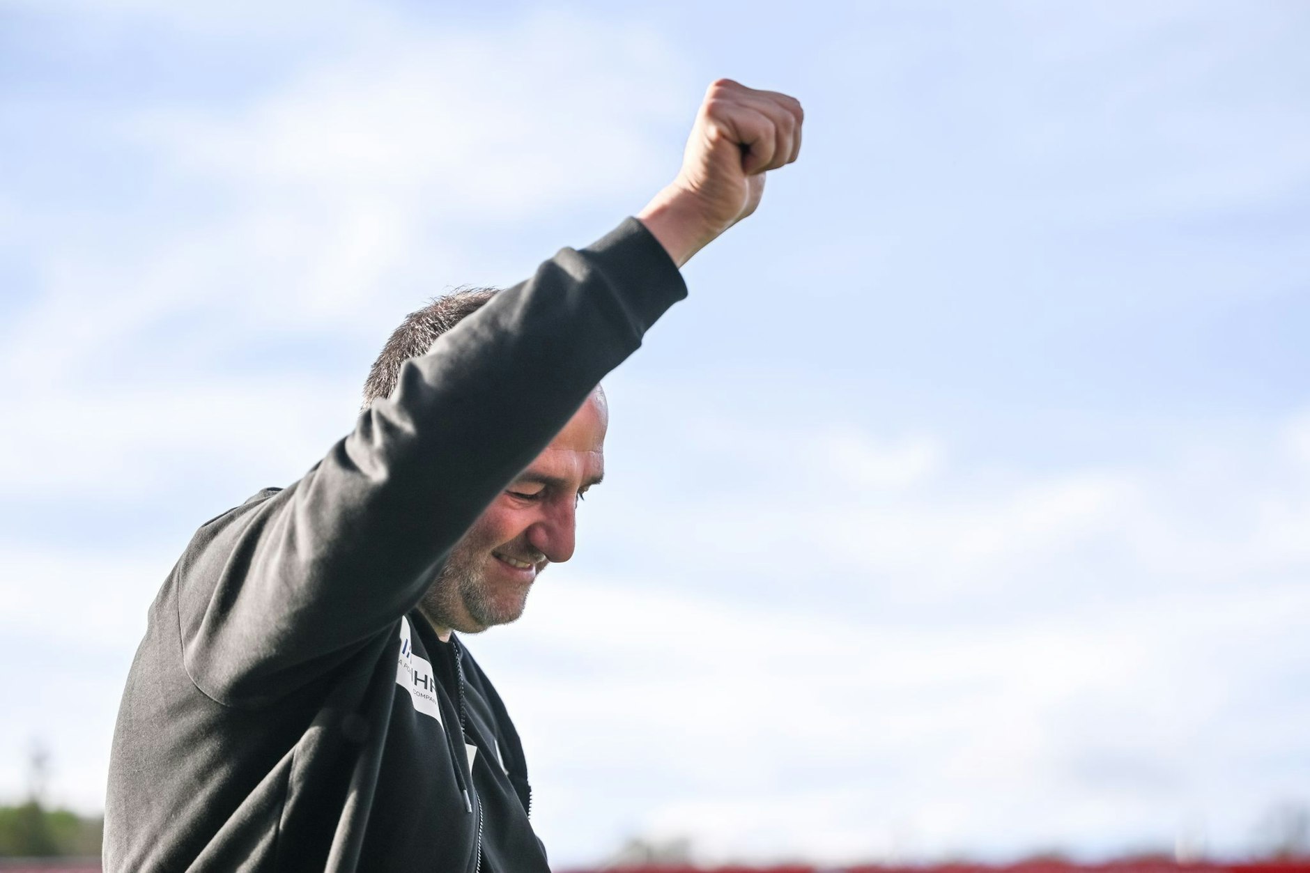 Freut sich über den Bundesliga-Verbleib: Heidenheims Trainer Frank Schmidt.