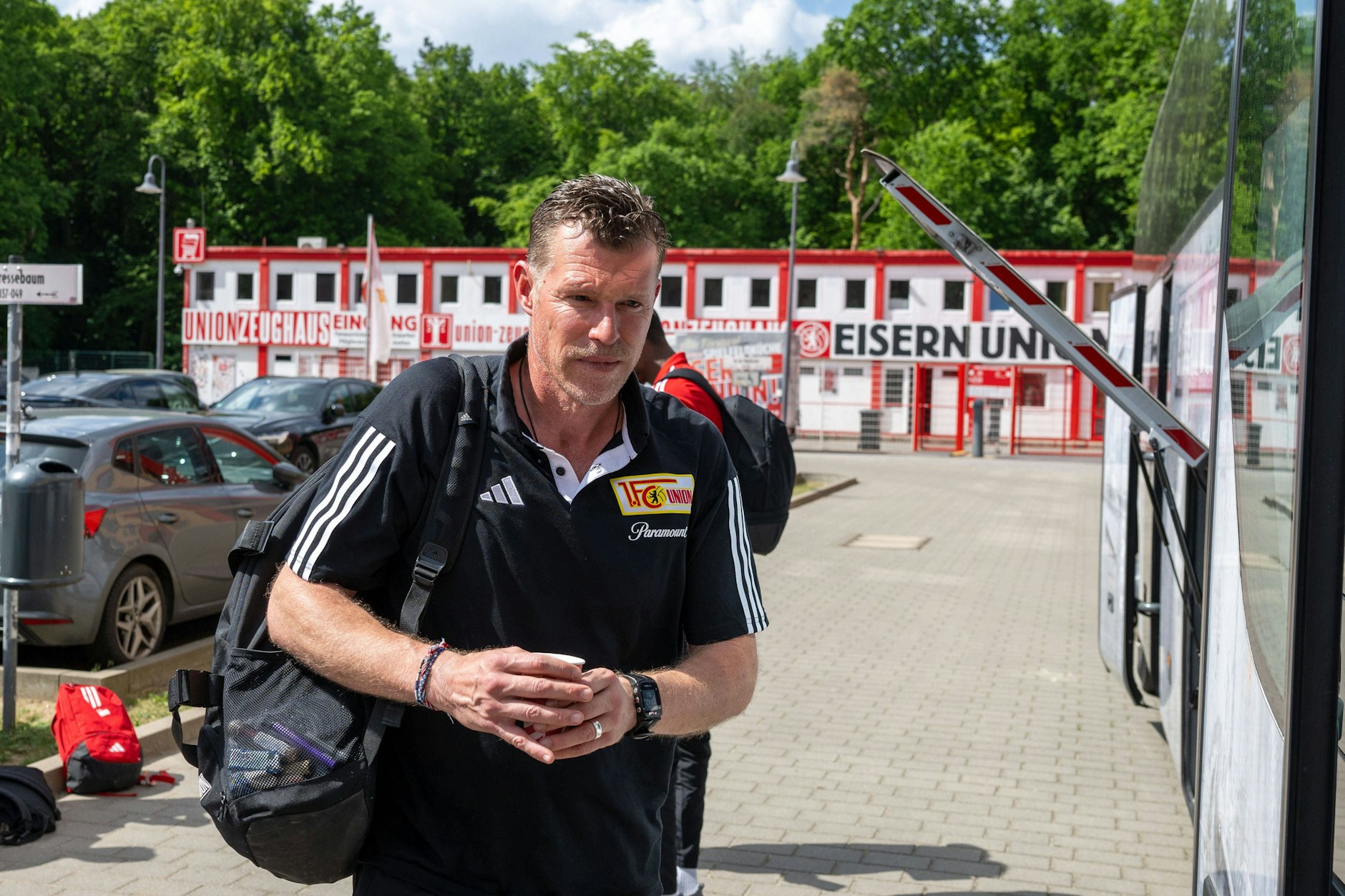 Unions Interimstrainer Marco Grote vor der Abfahrt zum Abstiegsduell beim 1. FC Köln. Hat er den Siegplan in der Tasche?