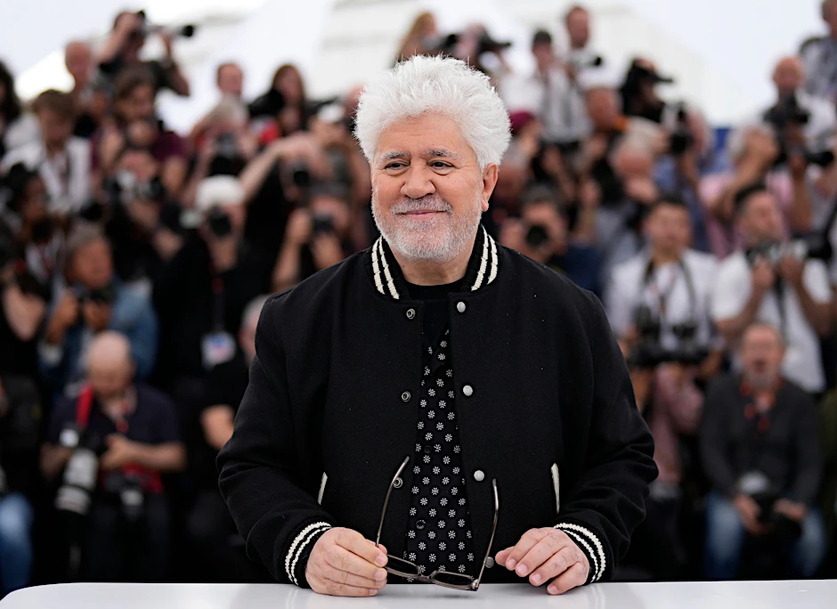 ARCHIV - Pedro Almodovar, Regisseur aus Spanien, während eines Fototermins.  