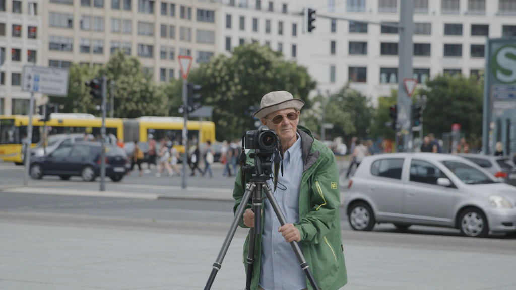 Michael Ruetz bei Aufnahmen zum „Timescape“-Projekt, Standfoto aus dem Film „Facing Time“.&nbsp;