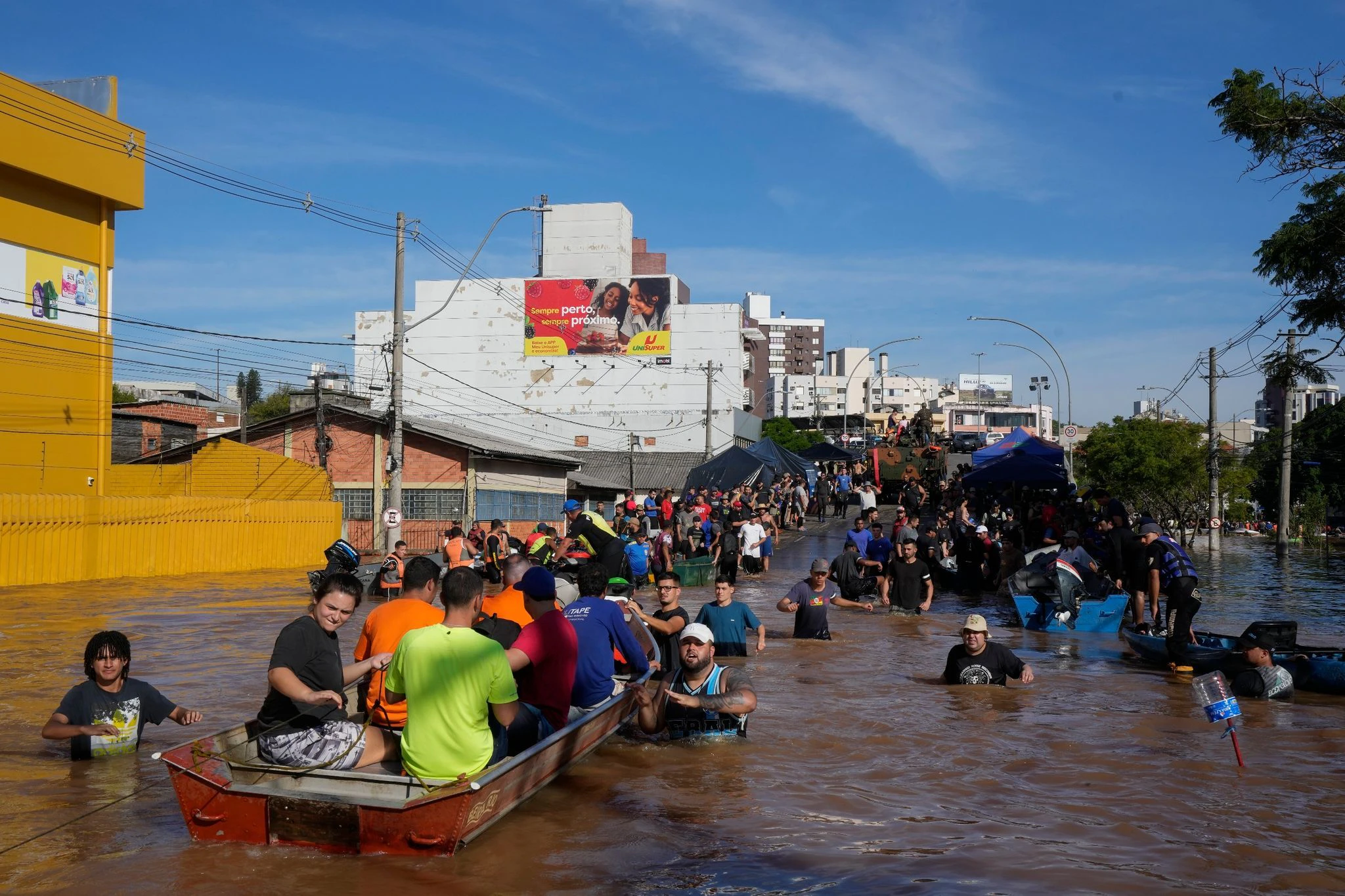 Der Bundesstaat Rio Grande do Sul versinkt in Wassermassen und es regnet weiter. Der Wiederaufbau wird Milliarden kosten.