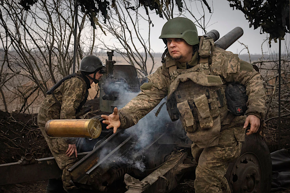 Ukrainische Soldaten kämpfen im März 2024 bei Awdijiwka.