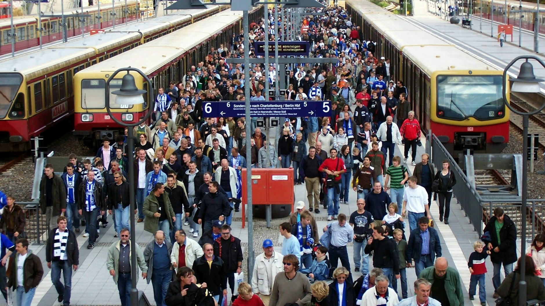 Besonders im Fokus der Sicherheitsmaßnahmen steht der S-Bahnhof Olympiastadion in Berlin.