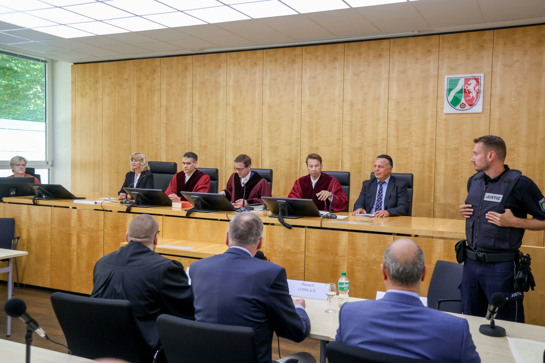 Oberverwaltungsgericht Nordrhein-Westfalen: Urteilsverkündung im Verfahren der Alternative für Deutschland (AfD) gegen die Bundesrepublik Deutschland, vertreten durch das Bundesamt für Verfassungsschutz. 