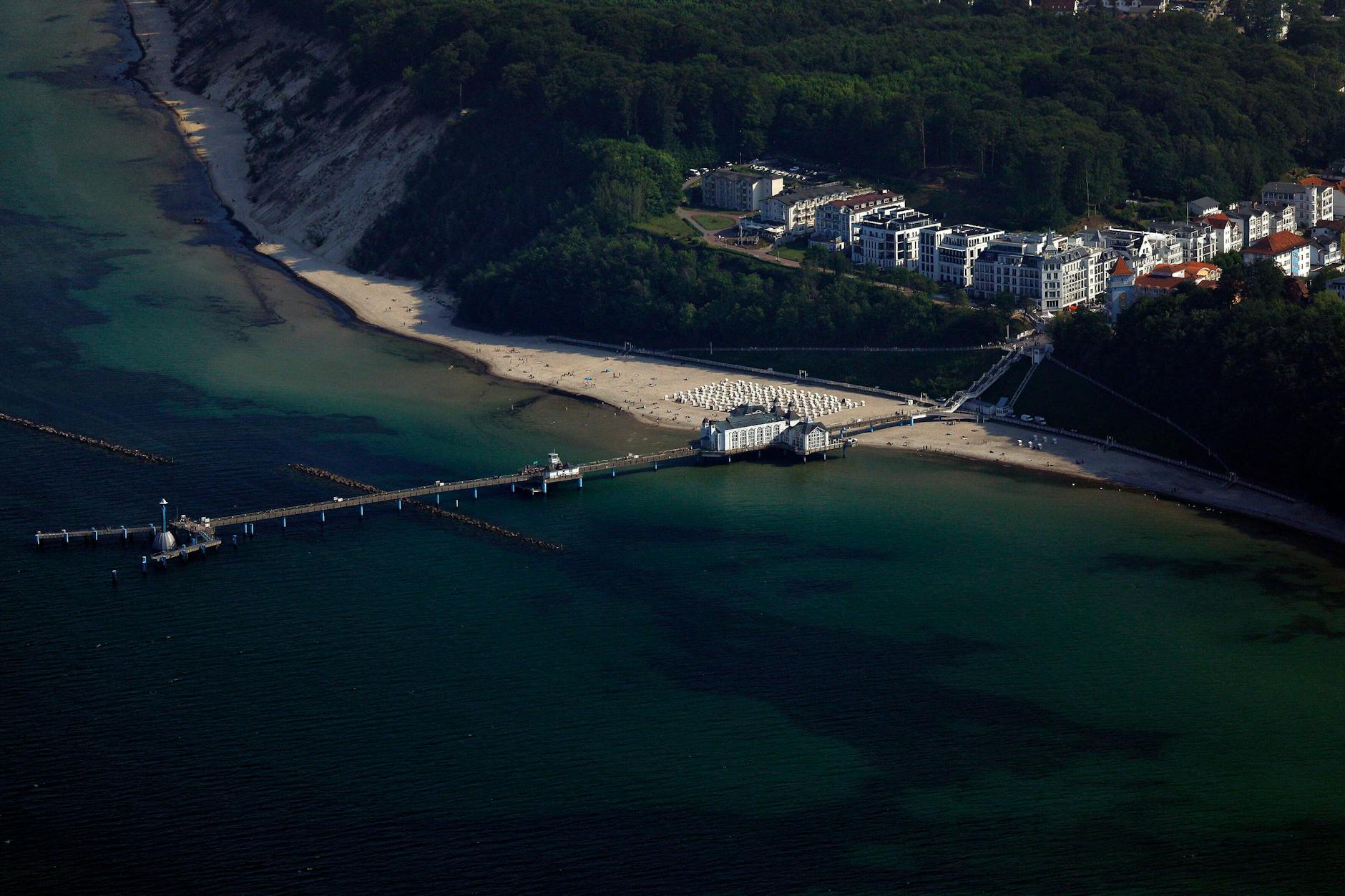 Die Selliner Seebrücke auf Rügen in der Ostsee. Am Meeresgrund der Ostsee wurden hohe Mengen von Thallium gefunden.