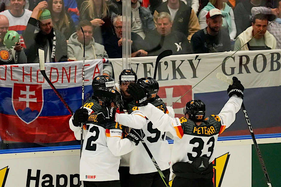 Die DEB-Auswahl ist mit einem Sieg in die WM gestartet.  