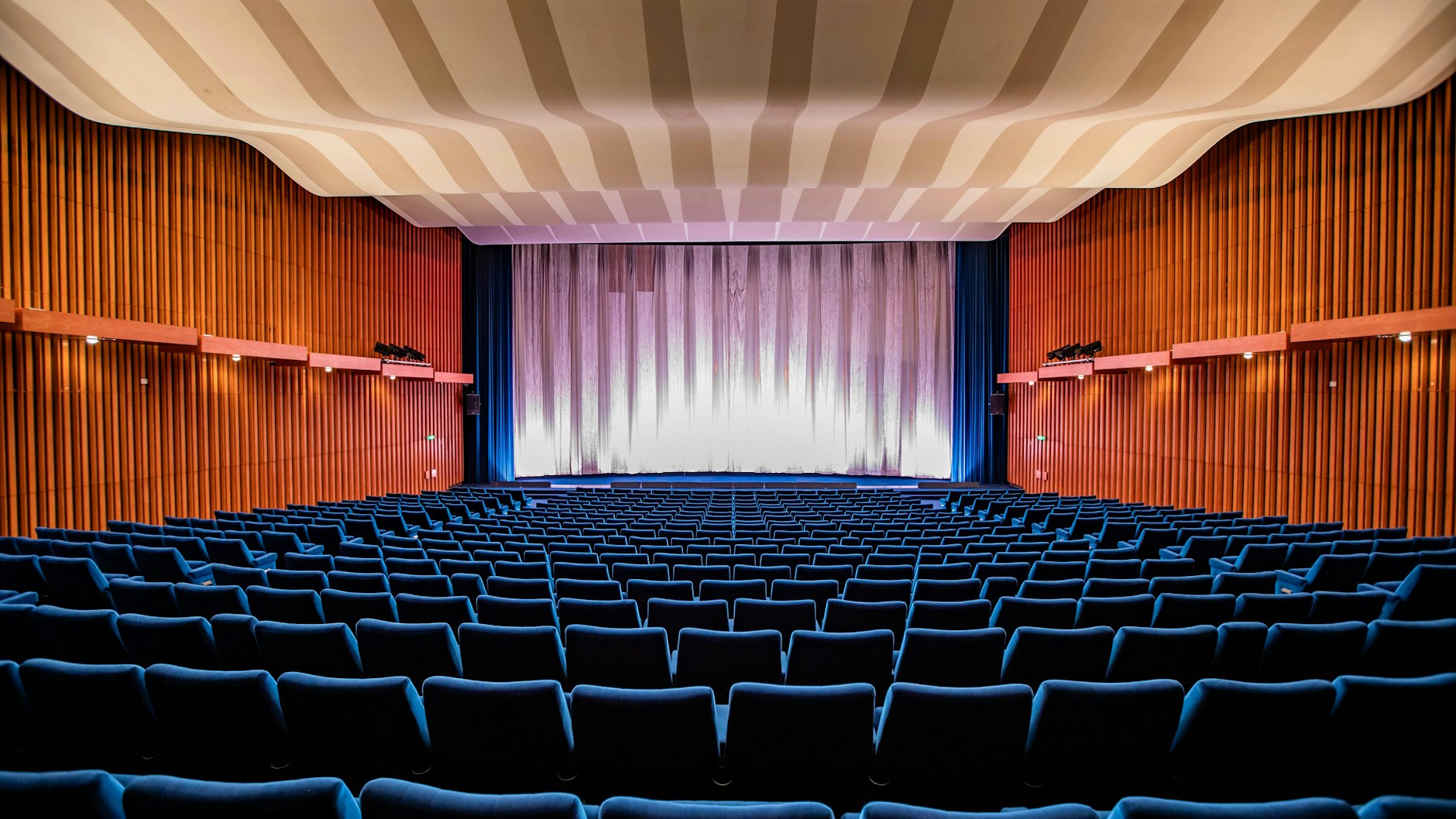 Der Kinosaal im Kino International in Berlin. Erbaut in der DDR im Jahr 1963 von den Architekten Josef Kaiser und Heinz Aust, wird das Kino für etwa zwei Jahre schließen.&nbsp;