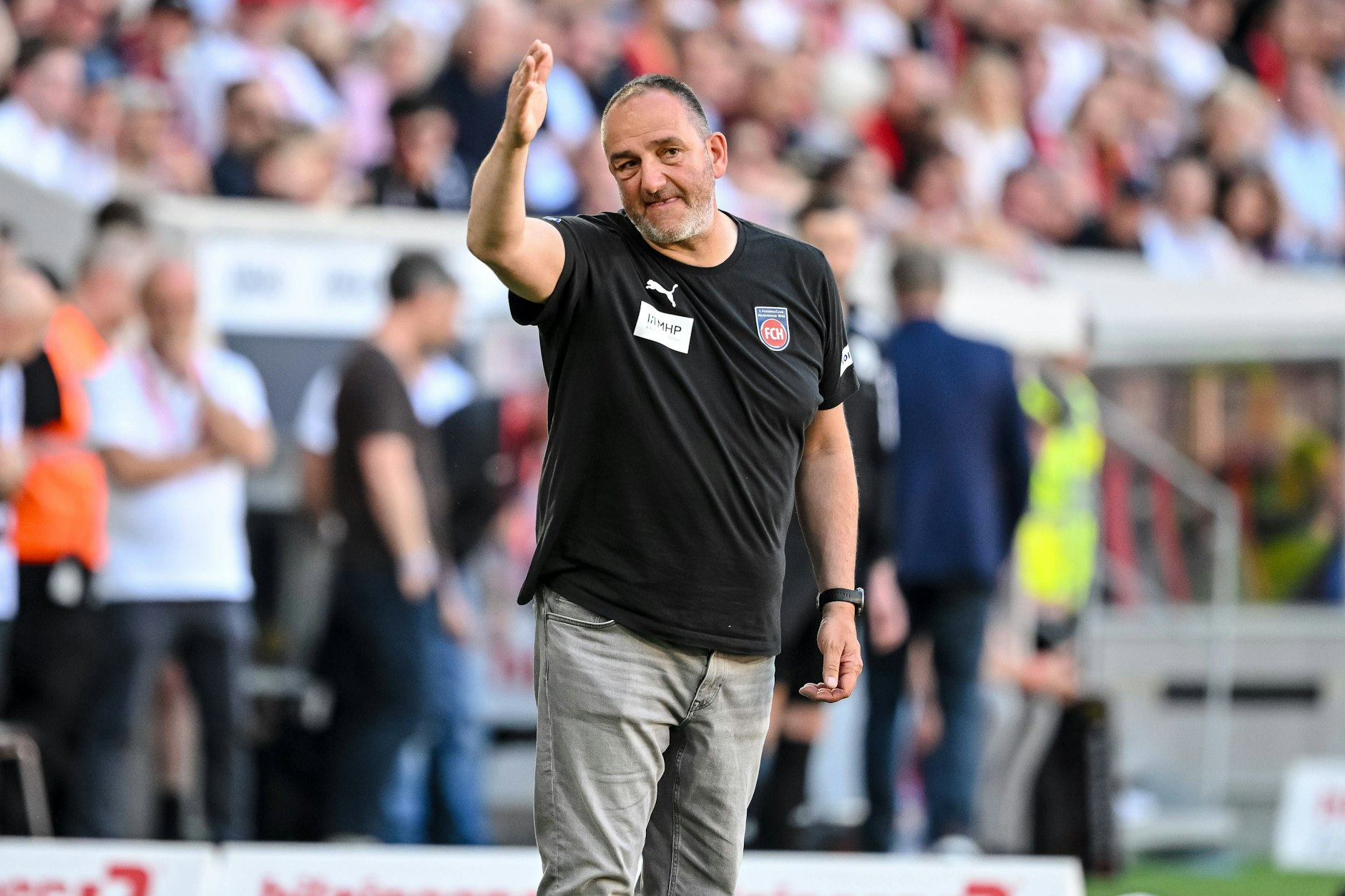 Fehlt gegen Union-Konkurrent 1. FC Köln am letzten Spieltag: Heidenheims Trainer Frank Schmidt (50).