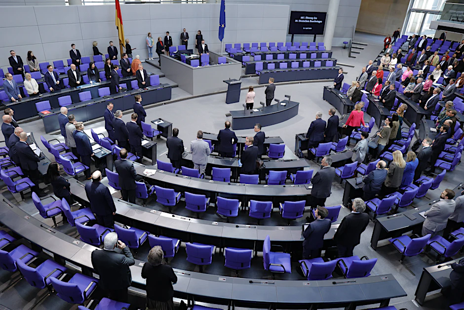 Die Mitglieder des Bundestags bekommen eine satte Gehaltserhöhung.
