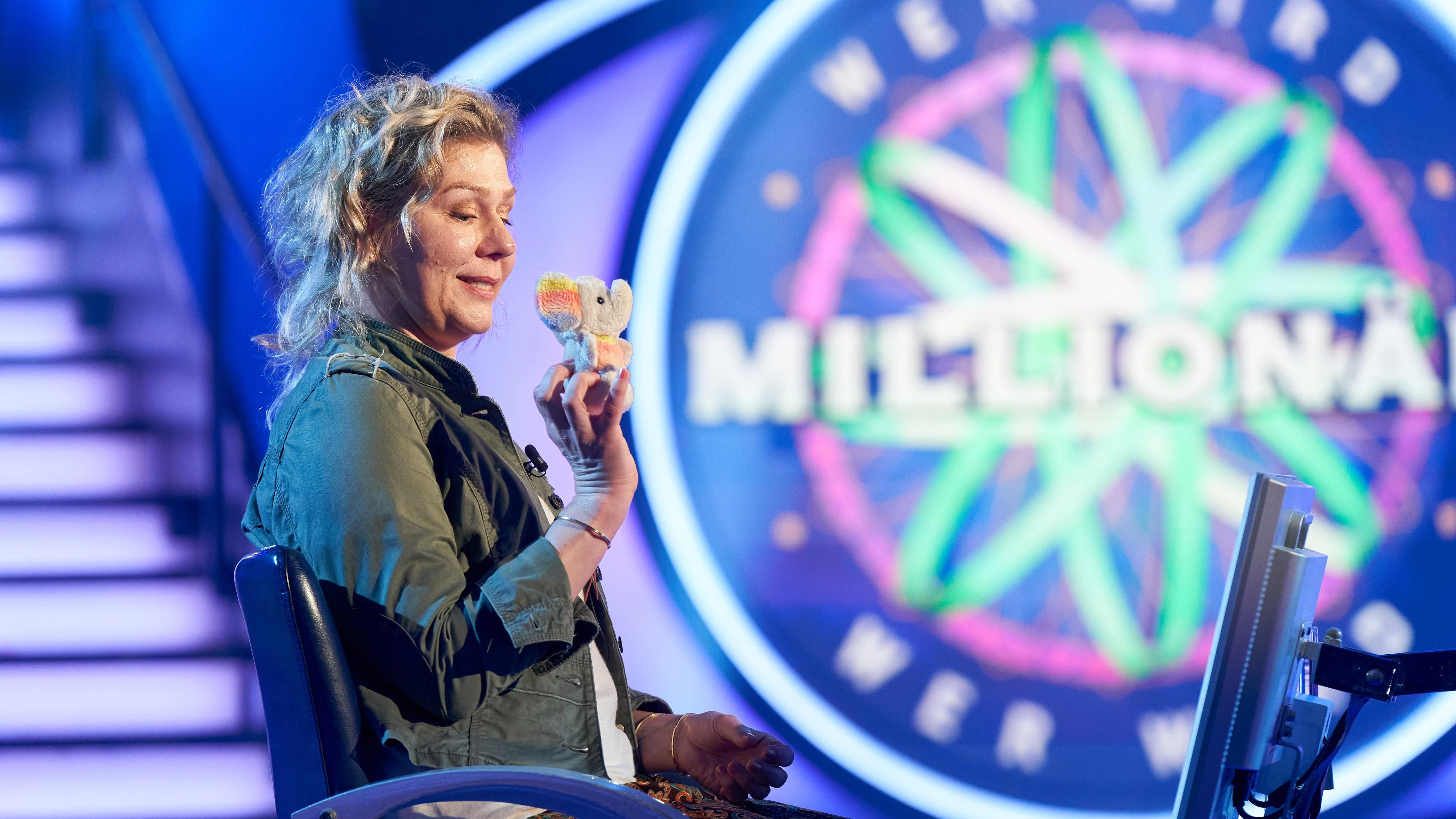 Kandidatin Beate Picone geriet bei „Wer wird Millionär“ bei der Frage nach einer Briefmarke ins Straucheln.