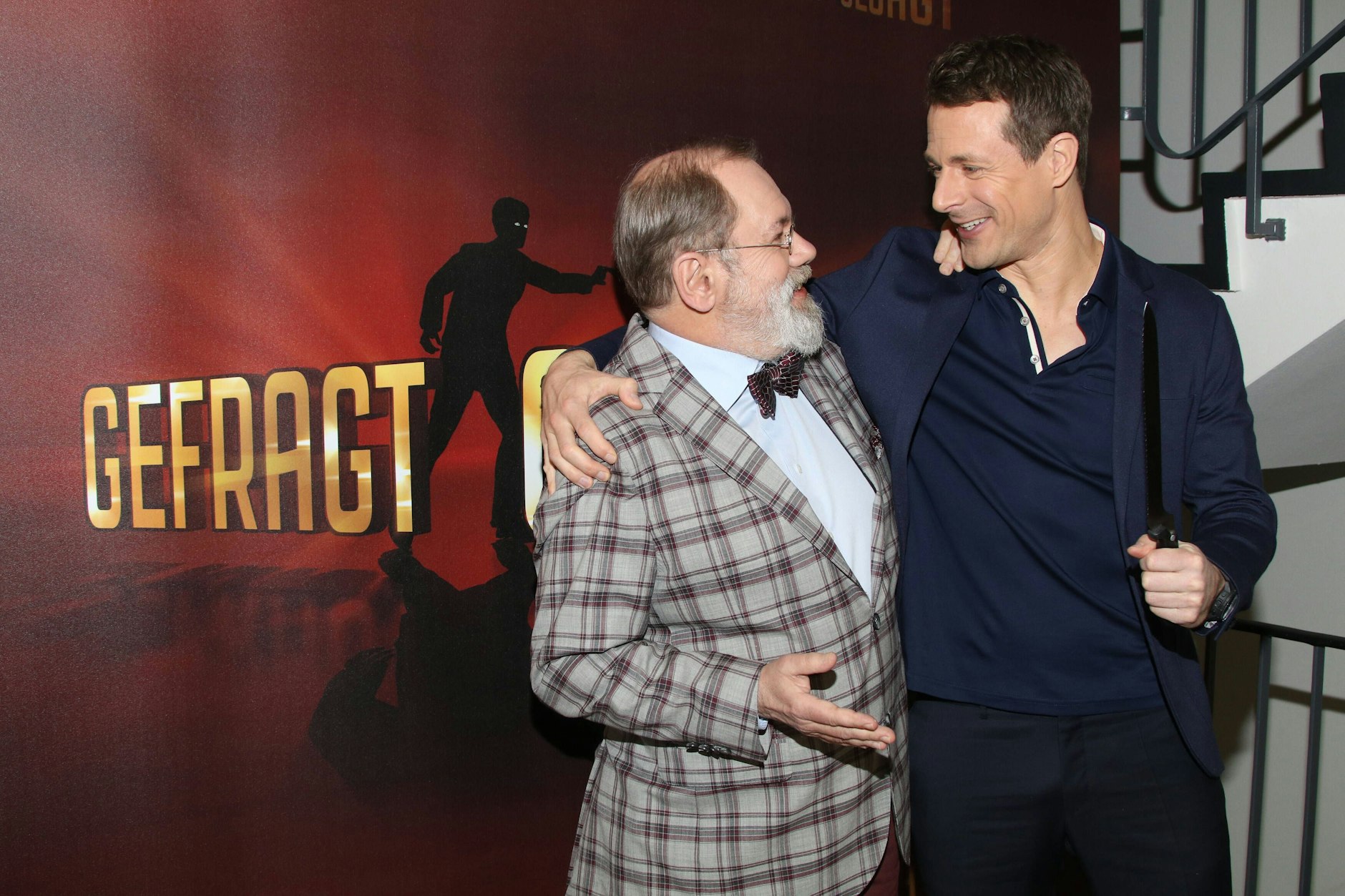 Klaus Otto Nagorsnik mit „Gefragt – Gejagt“-Moderator Alexander Bommes.