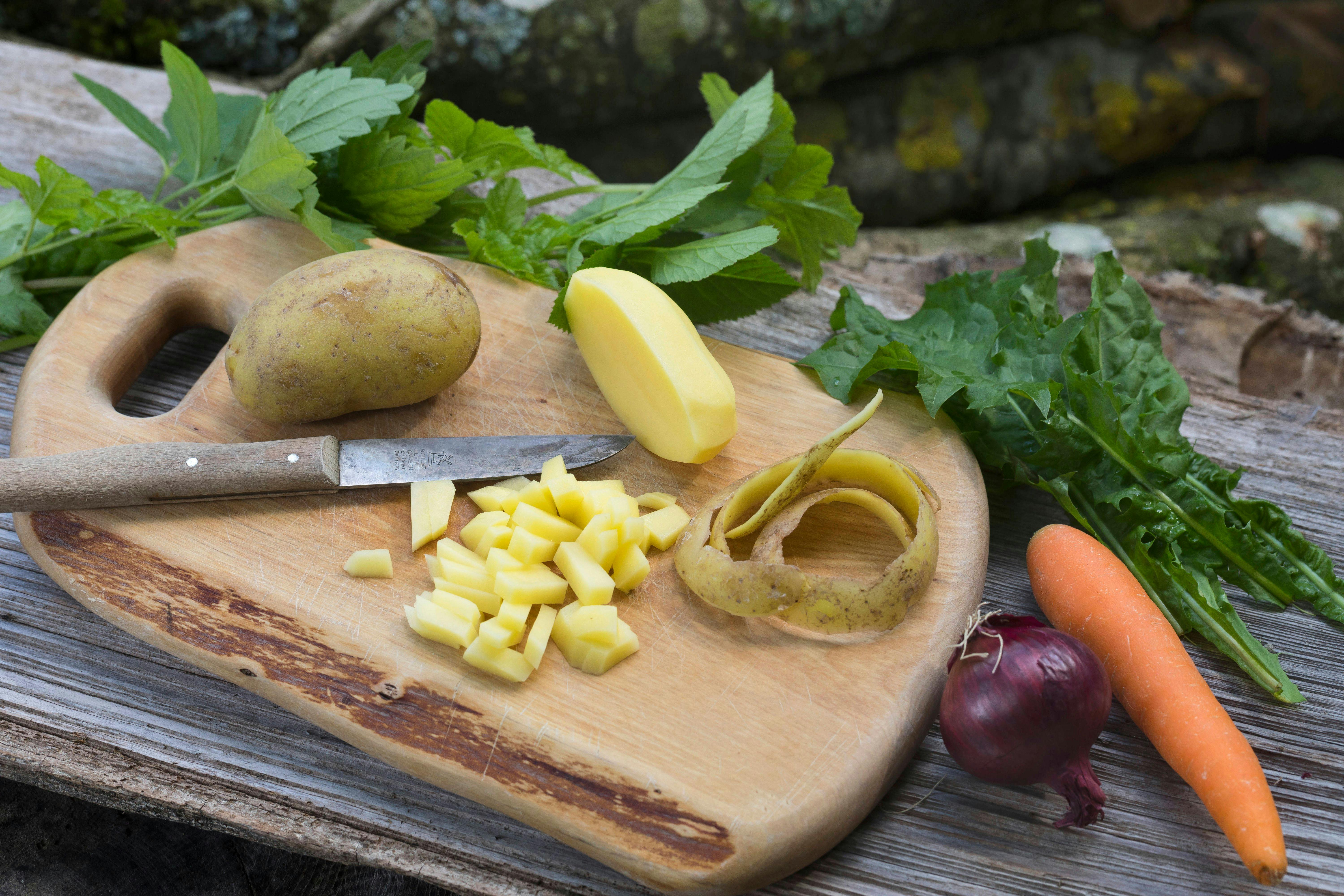 Brennnesselsuppe: Ein Rezept aus Omas Küche