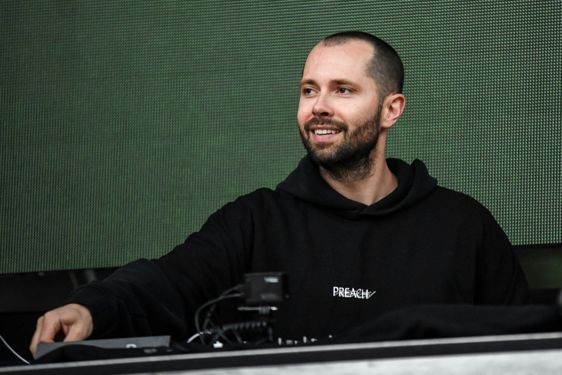 DJ David Puentez hat einen berühmten Schlagerstar als Schwiegervater.