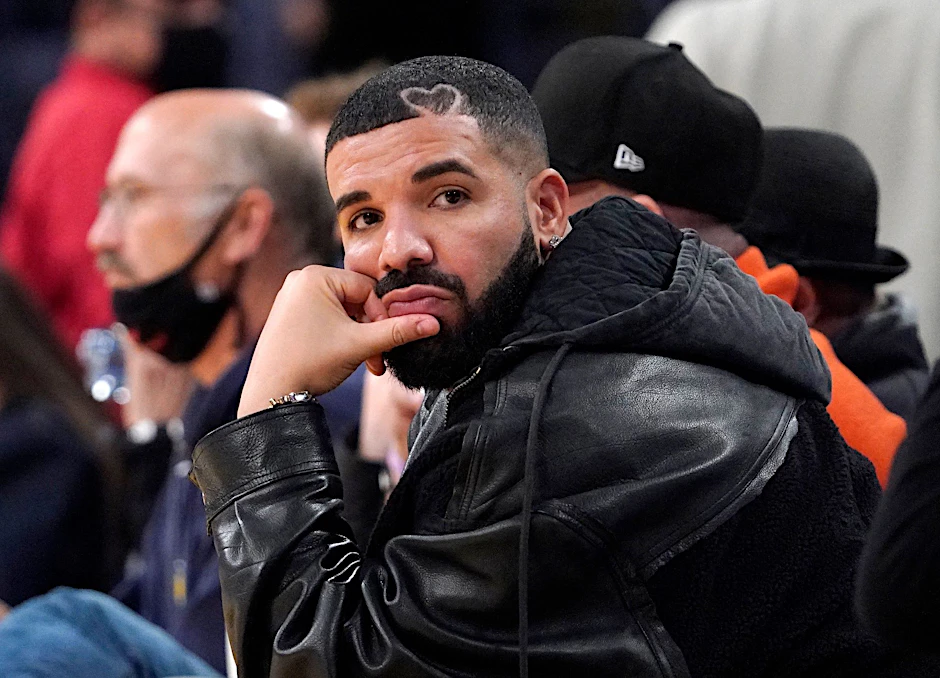 ARCHIV - Drake blieb nach dem Angriff auf einen Sicherheitsmann auf dessen Anwesen in Toronto unverletzt.  
