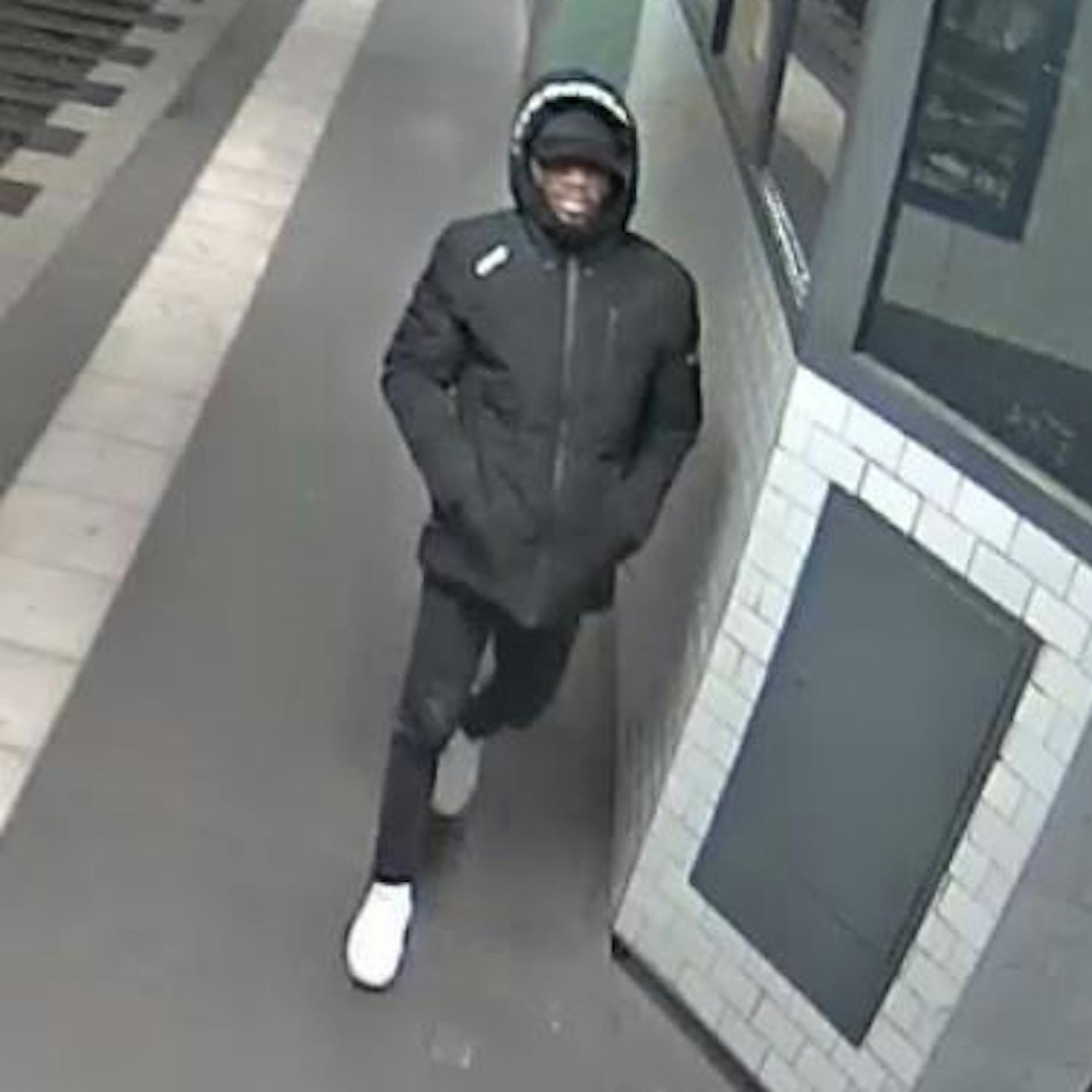 Berliner Polizei jagt diesen Sex-Täter