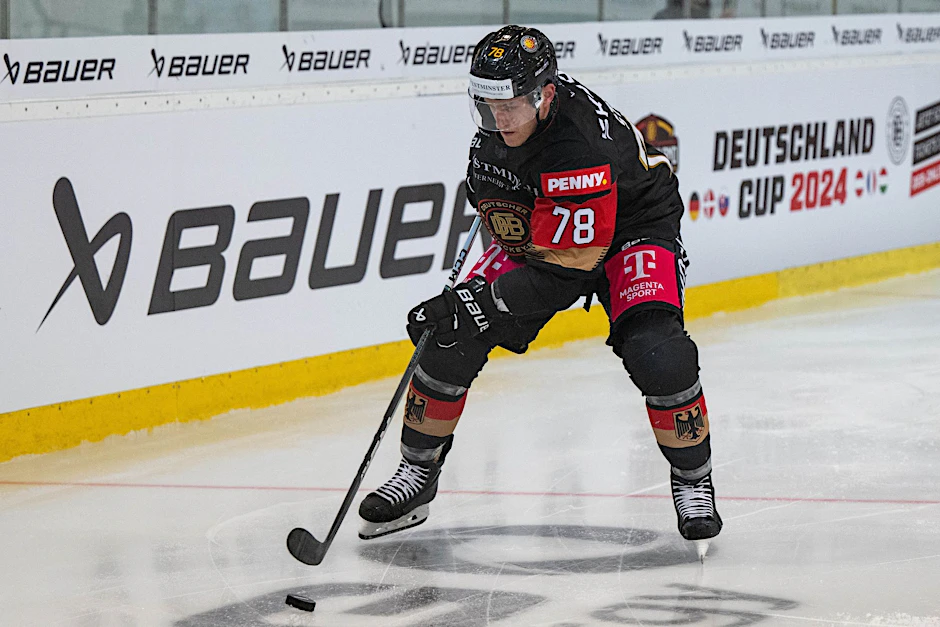 ARCHIV - Nico Sturm ist für die Auswahl des Deutschen Eishockey-Bundes enorm wichtig.  