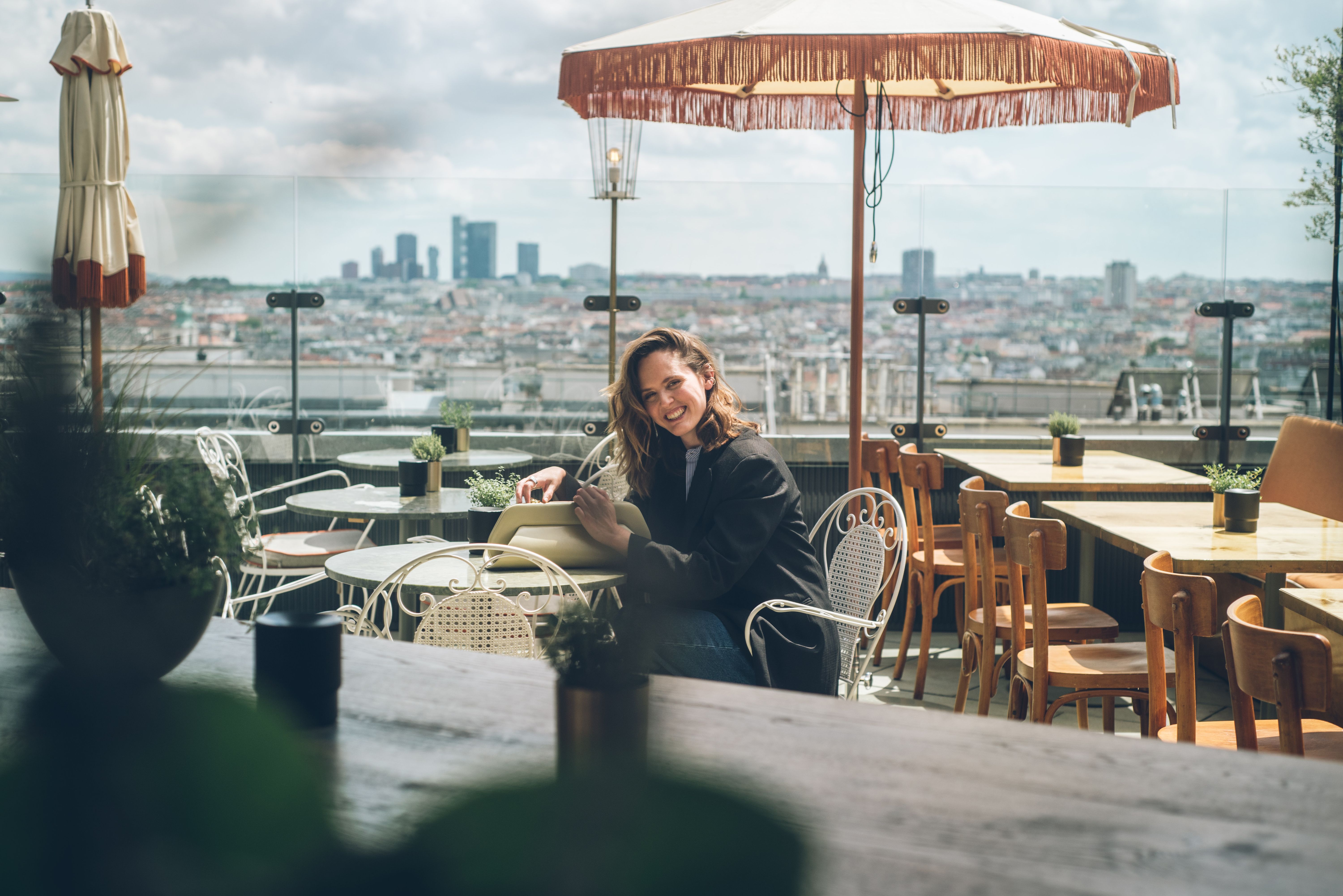 Emily Cox über Berlin: „Ich war noch nie im oder vor dem Berghain“