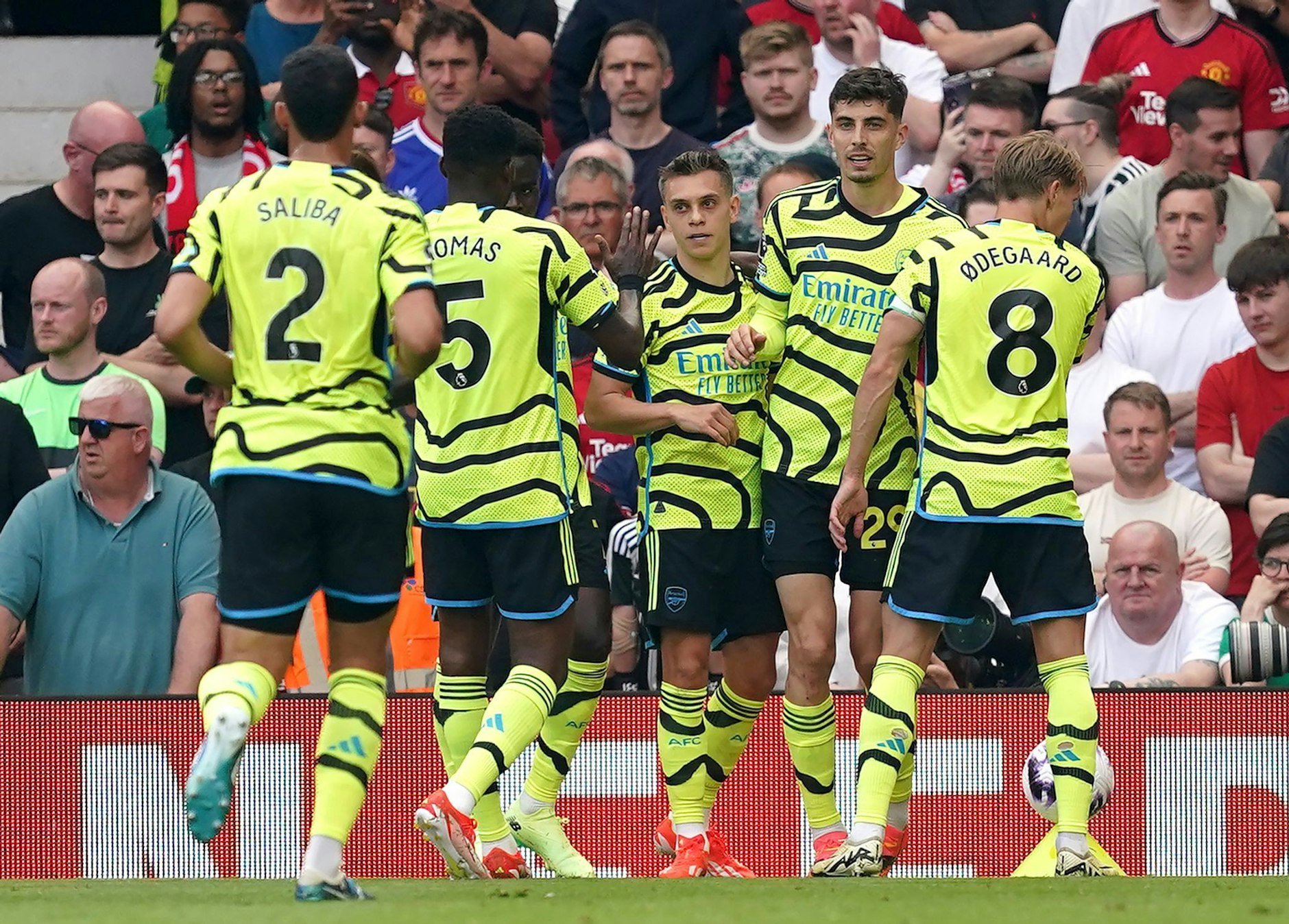 Der FC Arsenal feiert im Meisterschaftsrennen einen wichtigen Auswärtssieg im Old Trafford.  