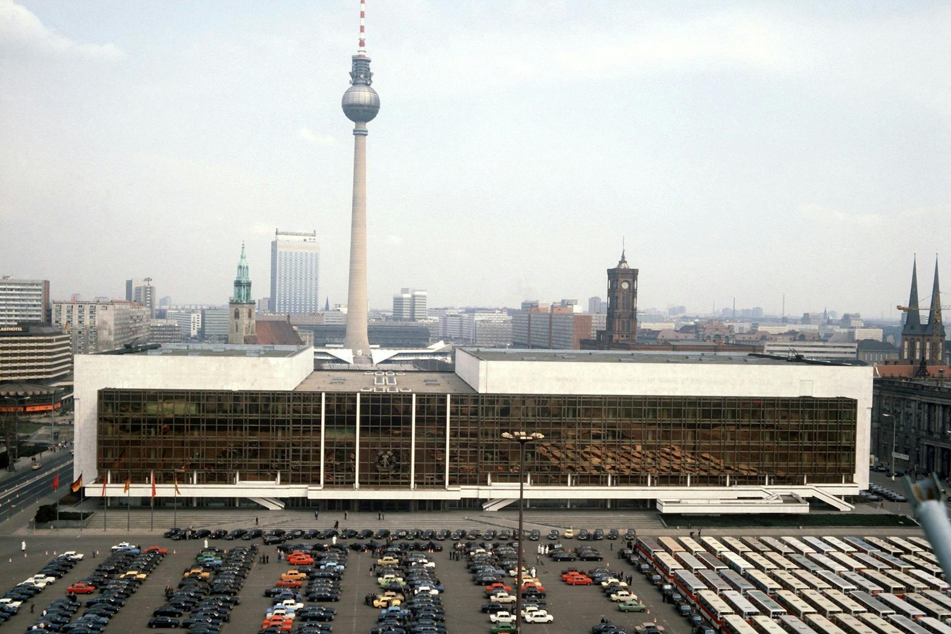 Der Palast der Republik. 1976 eröffnet, von 2006 bis 2008 wurde er abgerissen. Eine Ausstellung erzählt die Geschichte des Bauwerks.