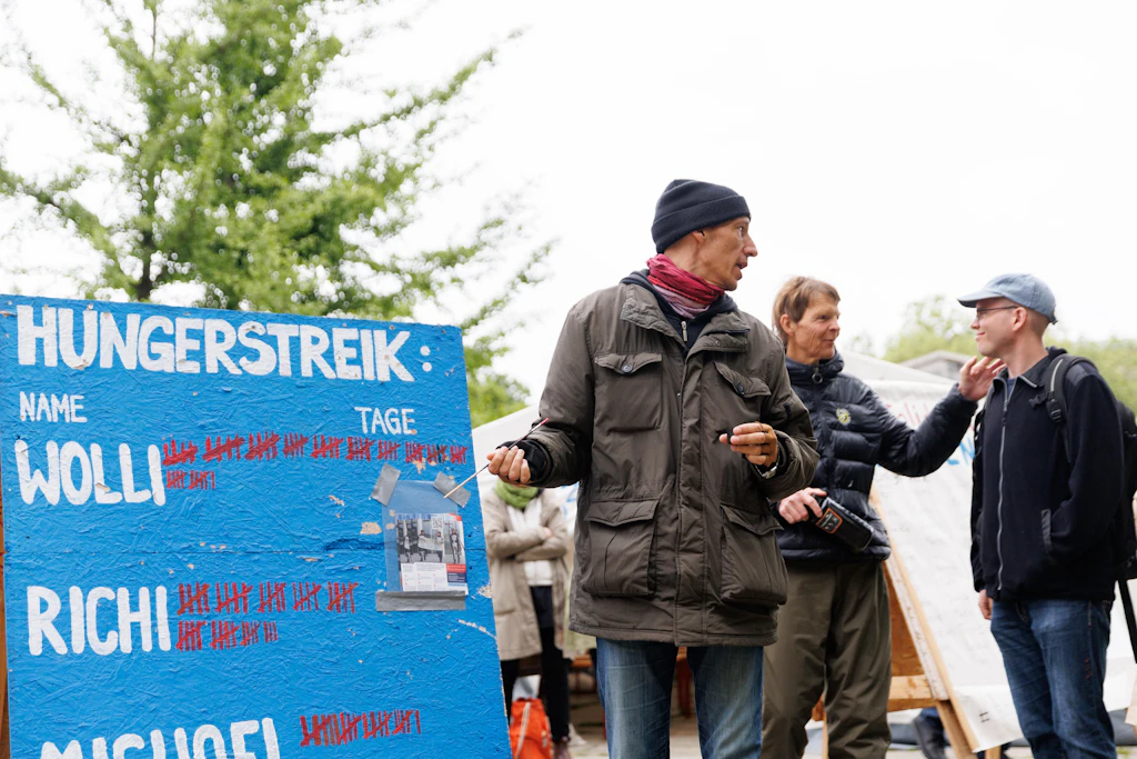 Hungerstreik am Kanzleramt: Aktivist in Klinik!