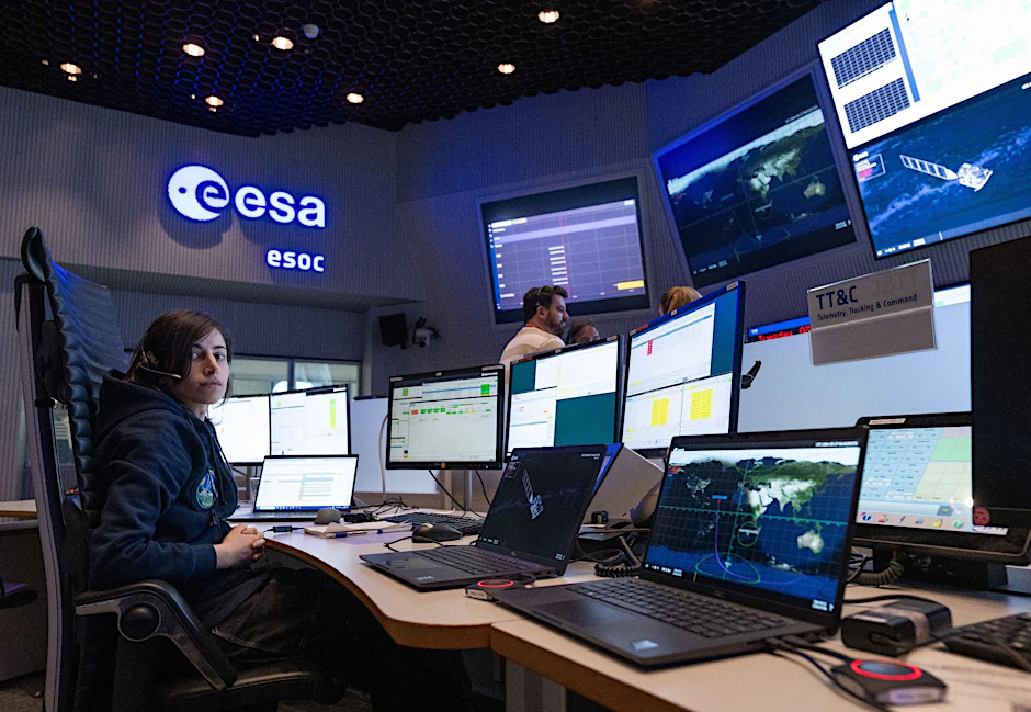 ARCHIV - Das Satelliten-Kontrollzentrum der ESA in Darmstadt soll modernisiert werden.  