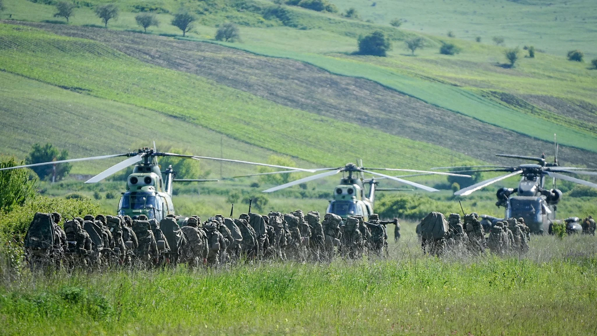 dpatopbilder - Fallschirmjäger der Bundeswehr und weiterer Nato-Partner nehmen an der Luftlandeübung Swift Response teil. Die Nato bezeichnet die Übung als größte Luftlandeoperation seit dem Zweiten Weltkrieg. Das Übungsszenario ist die Befreiung eines Flugplatzes gegen feindliche Kräfte.  