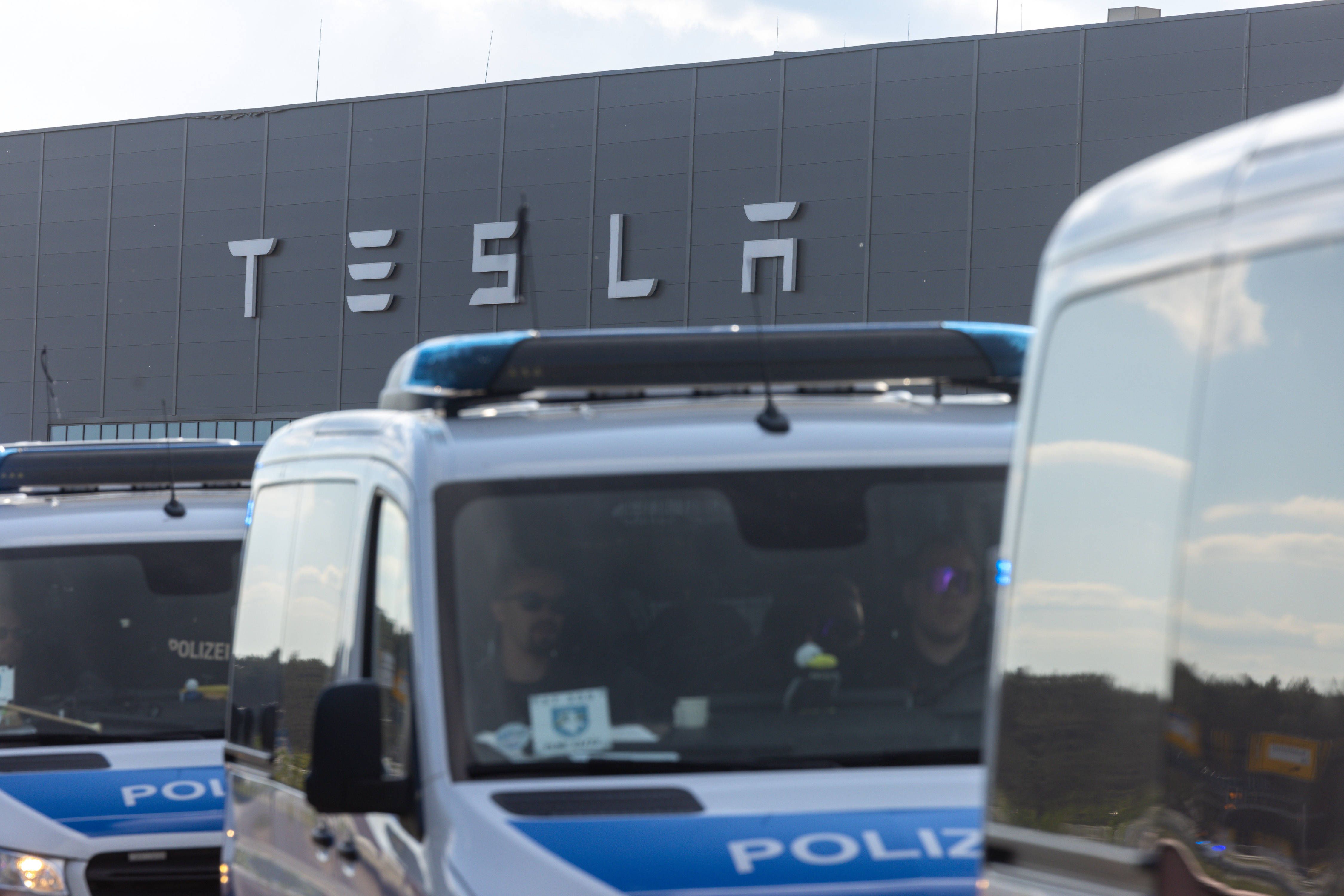 Image - Grünheide: Tesla-Abstimmung unter Polizeischutz!