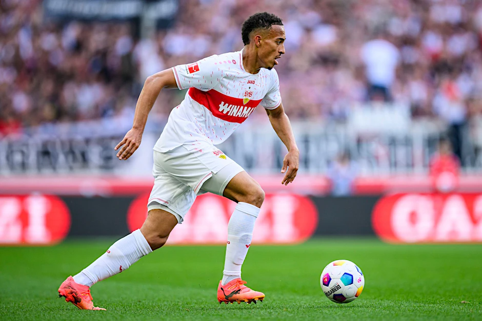ARCHIV - Stuttgarts Jamie Leweling in Aktion. Jamie Leweling hat sich beim VfB Stuttgart zur Stammkraft entwickelt.  