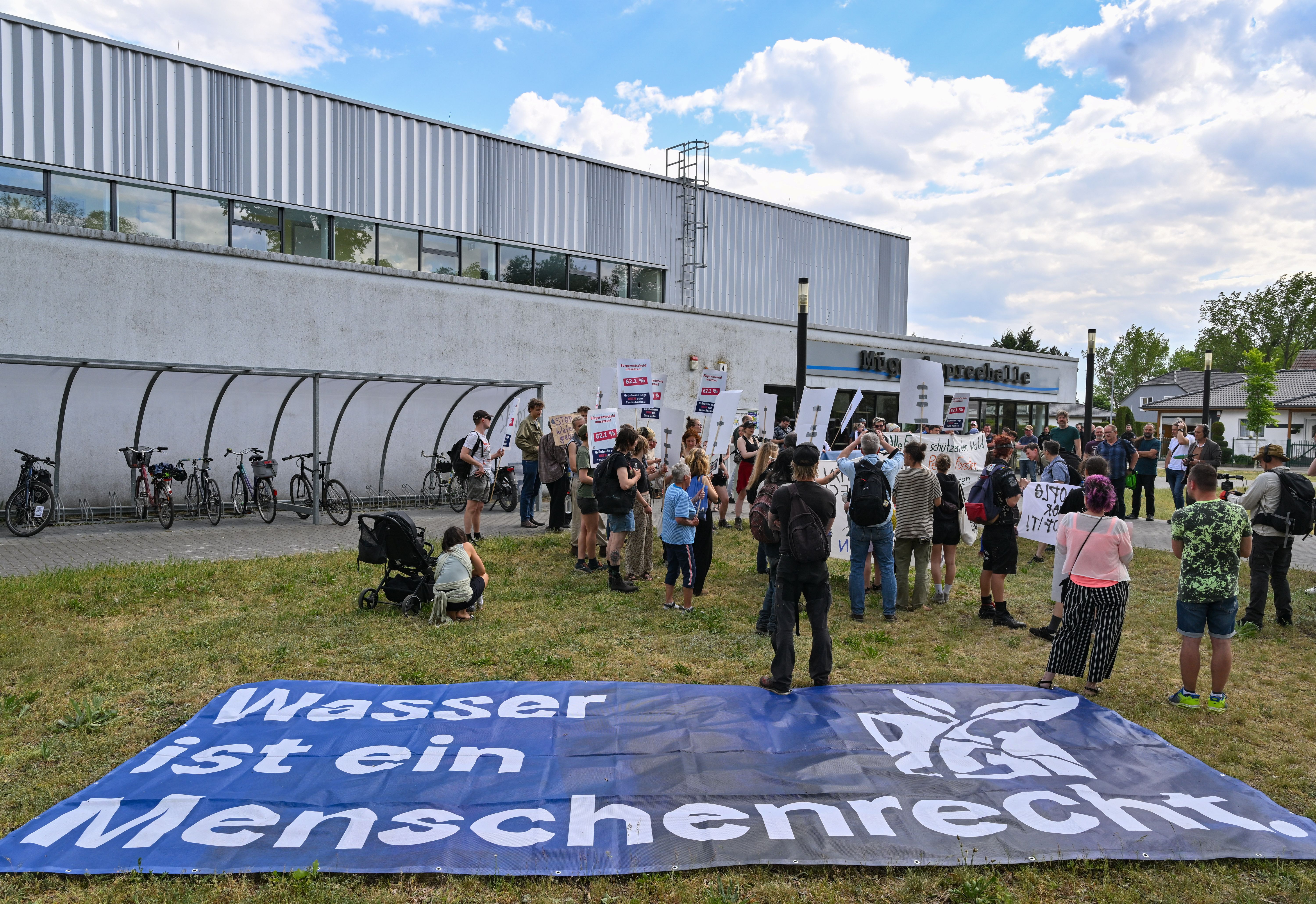 Tesla-Gigafactory: Gemeinderat stimmt für Ausbau des Werks in Grünheide