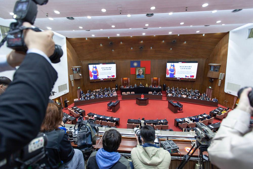 Taiwan: Reform führt zu Schlägerei im Parlament