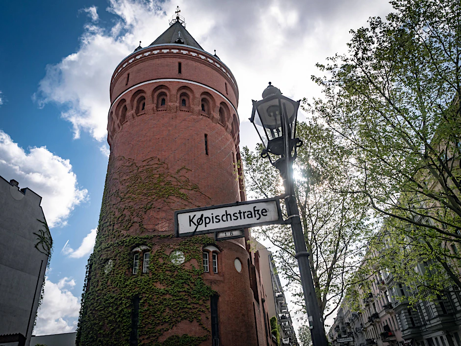 Die Arbeiten am Wasserturm im Chamissokiez sind abgeschlossen worden.