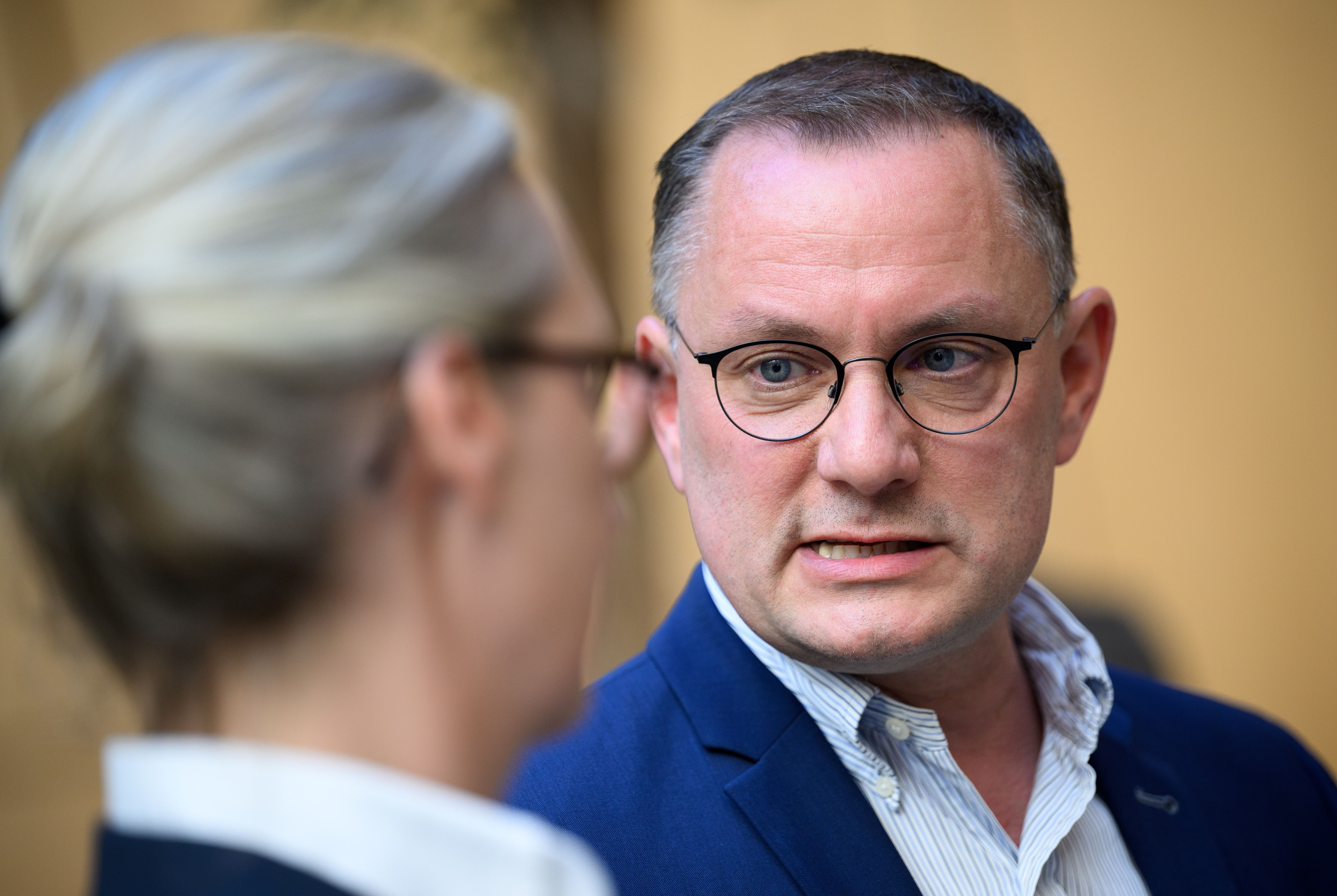 ZDF-Politbarometer: AfD trotz Verlusten zweitstärkste Kraft