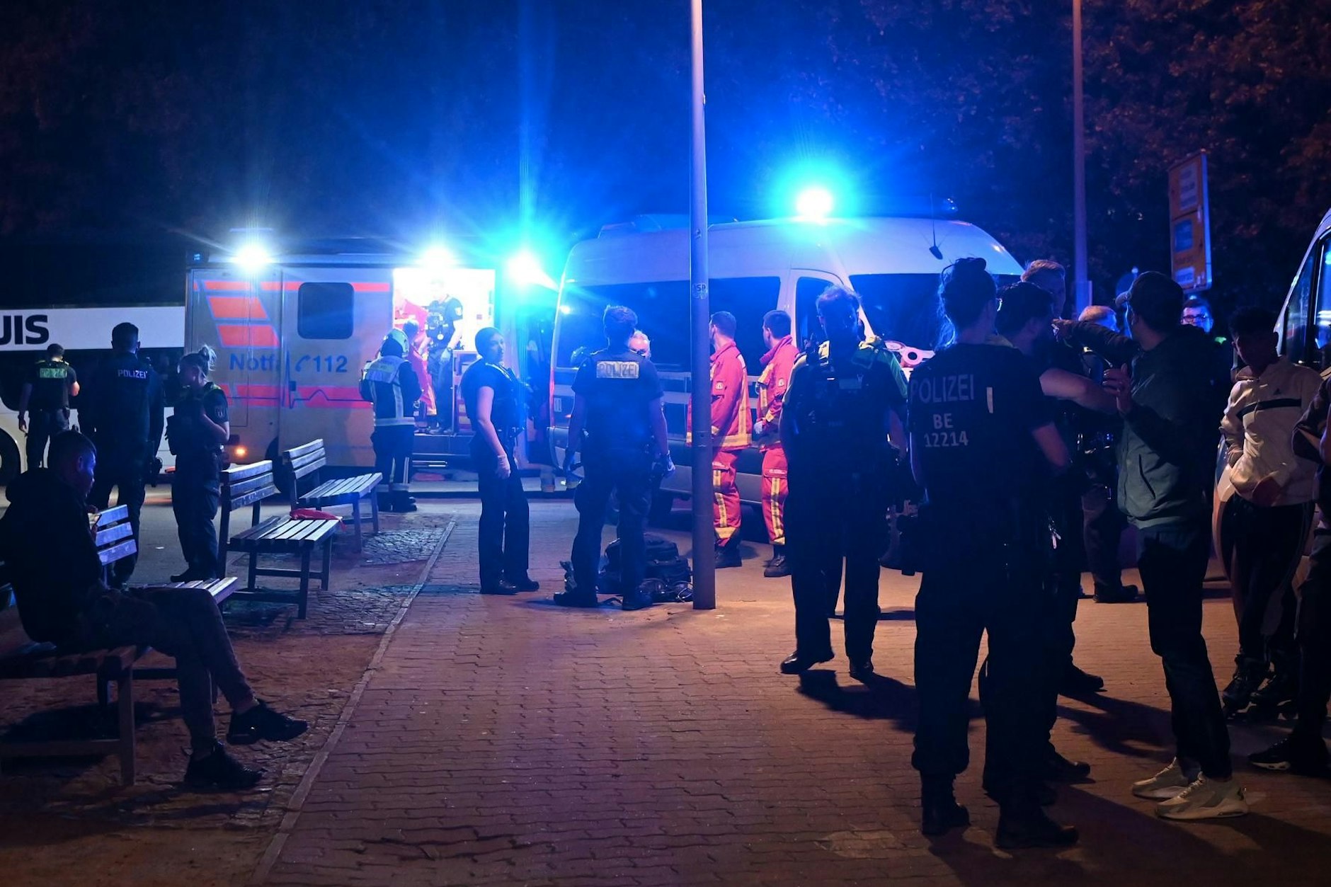 In der Nacht zu Freitag kam es in der Nähe des Fernsehturms zu einer Massenschlägerei. Ein Mann wurde schwer verletzt.