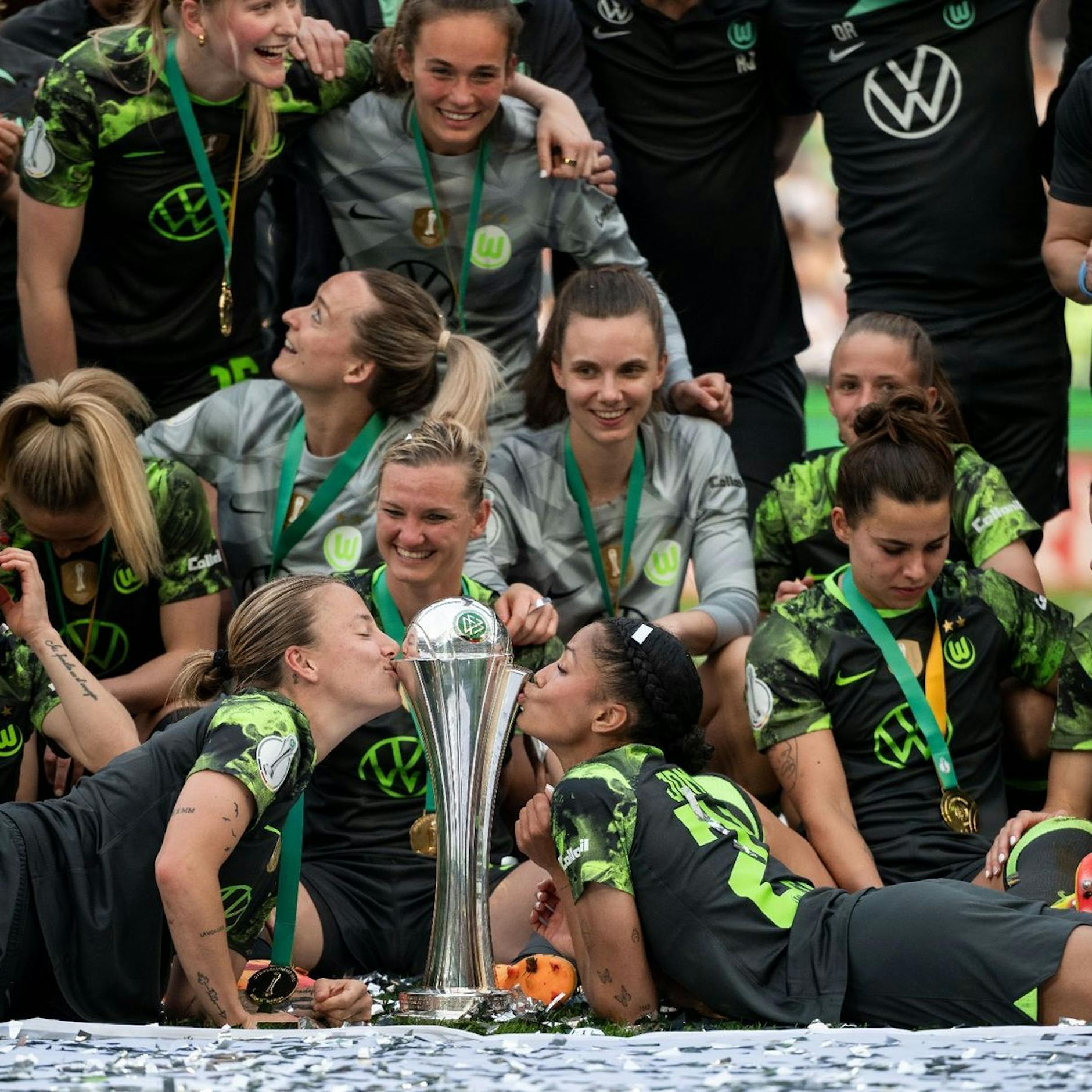 Image - „Sehr stolz“: Wolfsburg feiert zehnten Pokaltitel in Serie