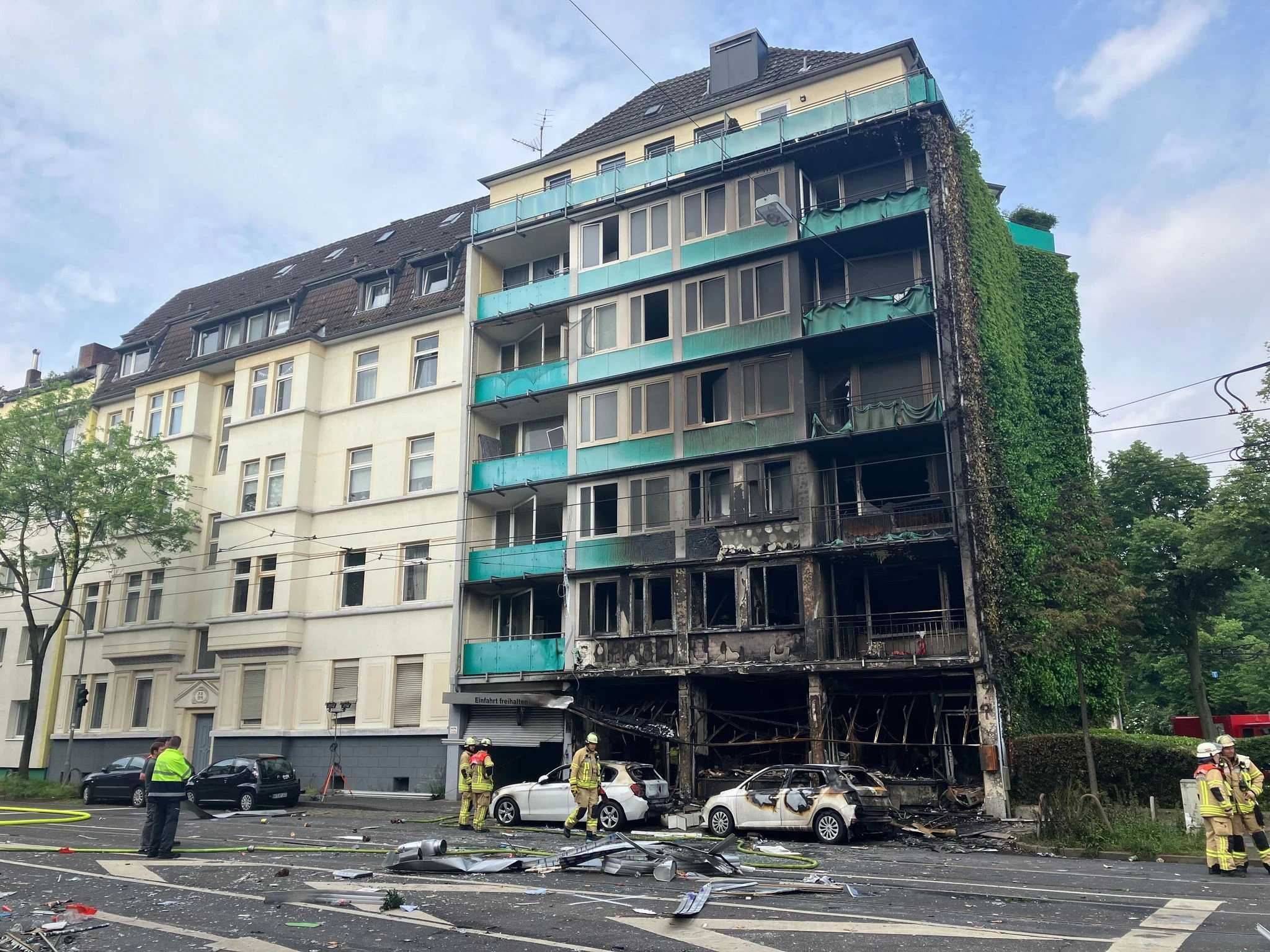 Bei dem Brand des Wohnhauses in Düsseldorf gab es Tote und Verletzte.  