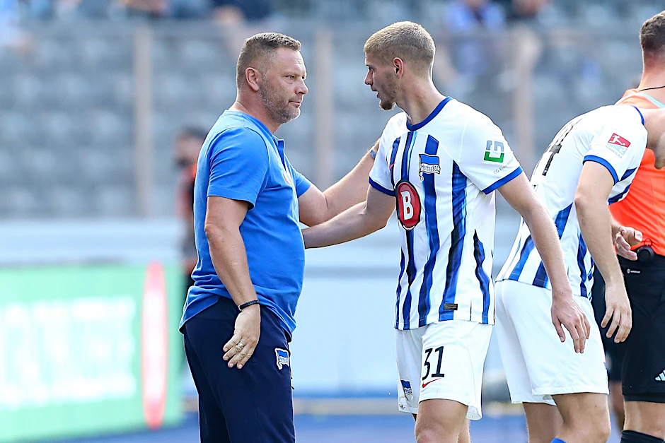 Hertha-Trainer Pal Dardai und sein zweitältester Sohn Marton Dardai.&nbsp;