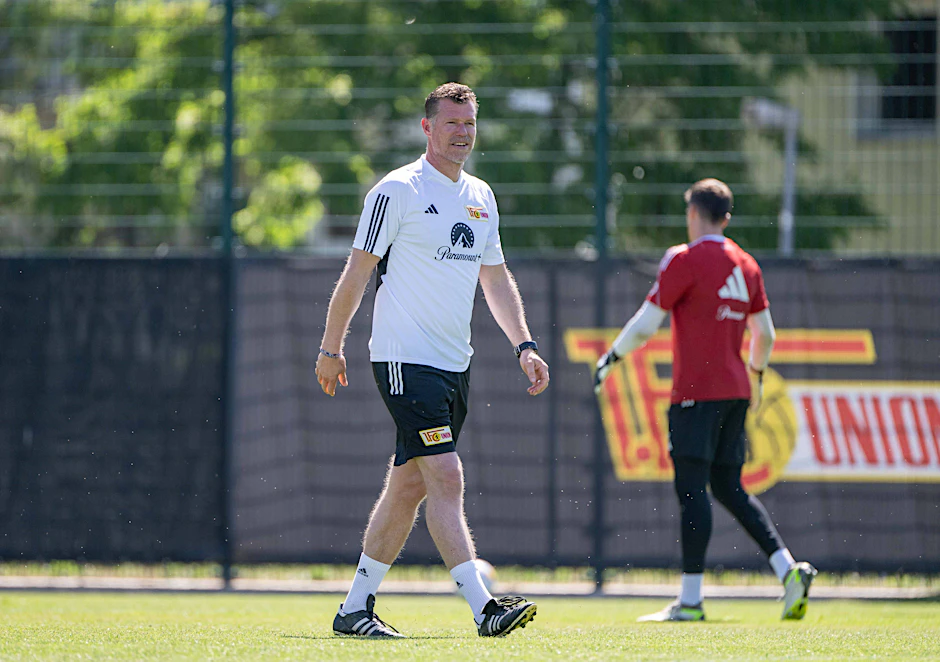 Wird Trainer Marco Grote Sonnabend als Retter des 1. FC Union gefeiert? Der direkte Klassenerhalt ist am letzten Spieltag noch möglich.